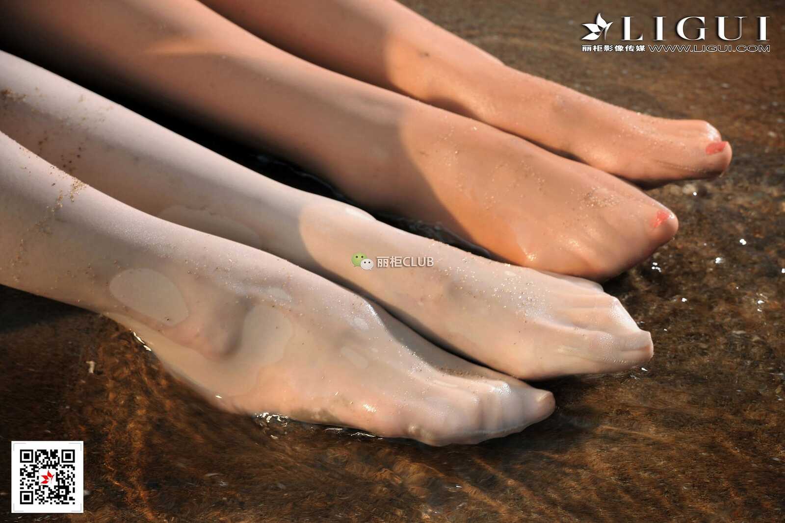 腿模Vicky&amp;amp;桃子《沙滩肉丝》 [丽柜Ligui] 写真集第14张