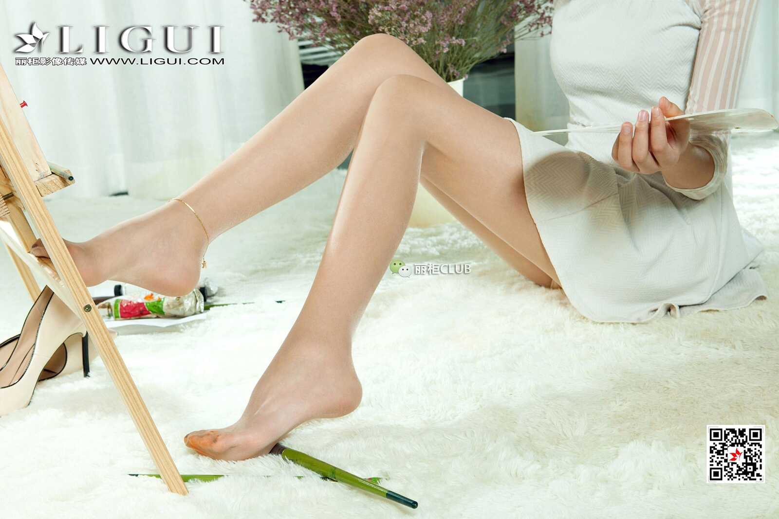 腿模敏儿《爱画画的肉丝美女》 [丽柜Ligui] 写真第1张