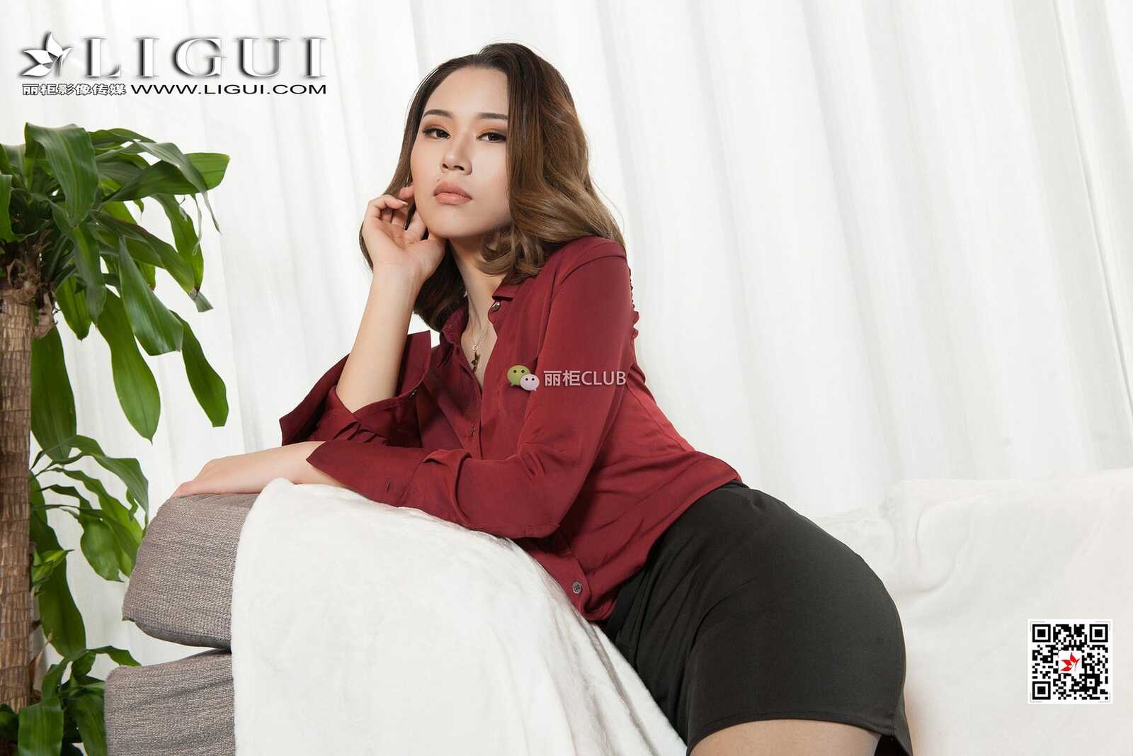 腿模伊一《灰丝高跟OL》 [丽柜Ligui] 写真集第8张