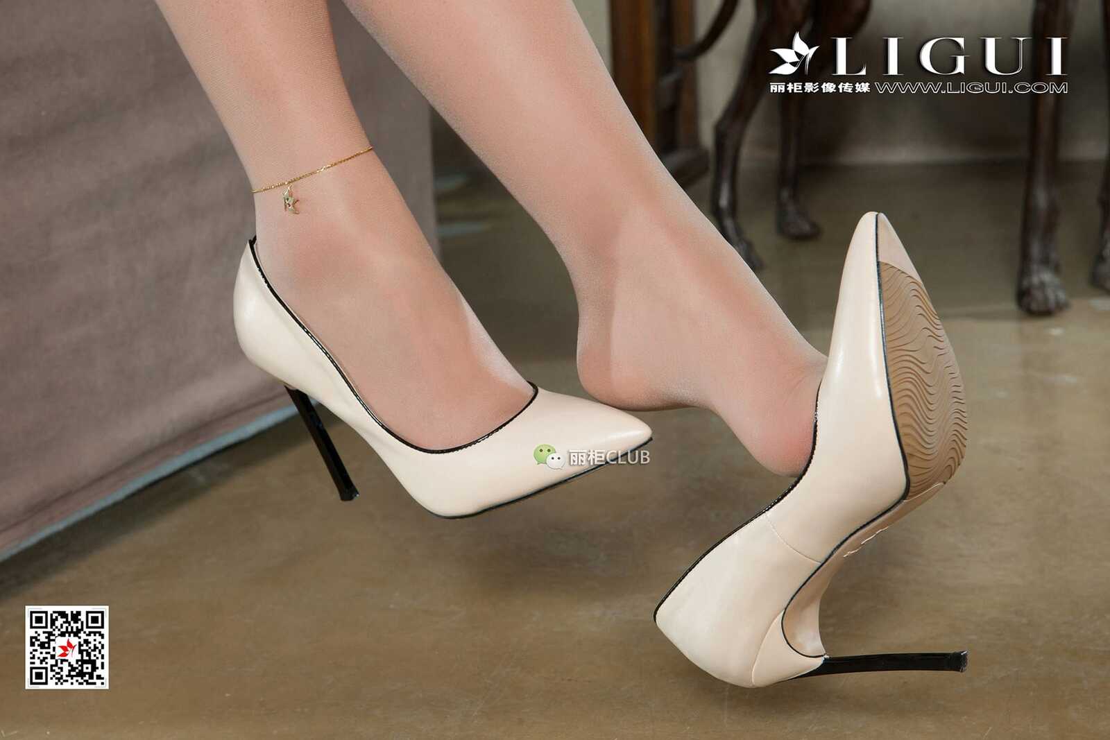 Mode 腿模筱筱《白领肉丝美腿》 [丽柜Ligui] 写真集第9张