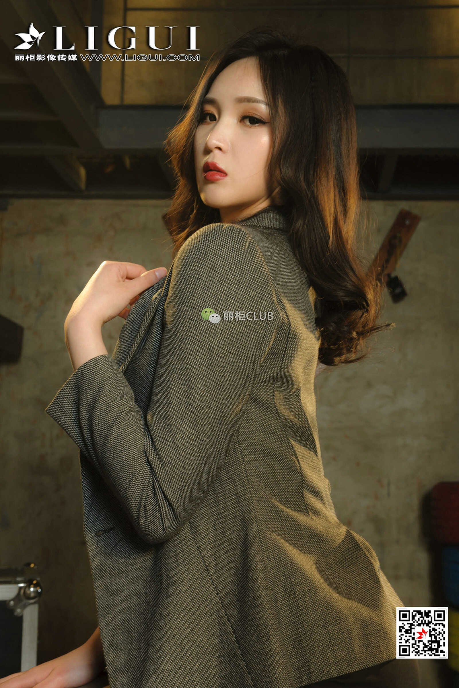 腿模小戈《黑丝女王》 [丽柜Ligui] 写真集第8张