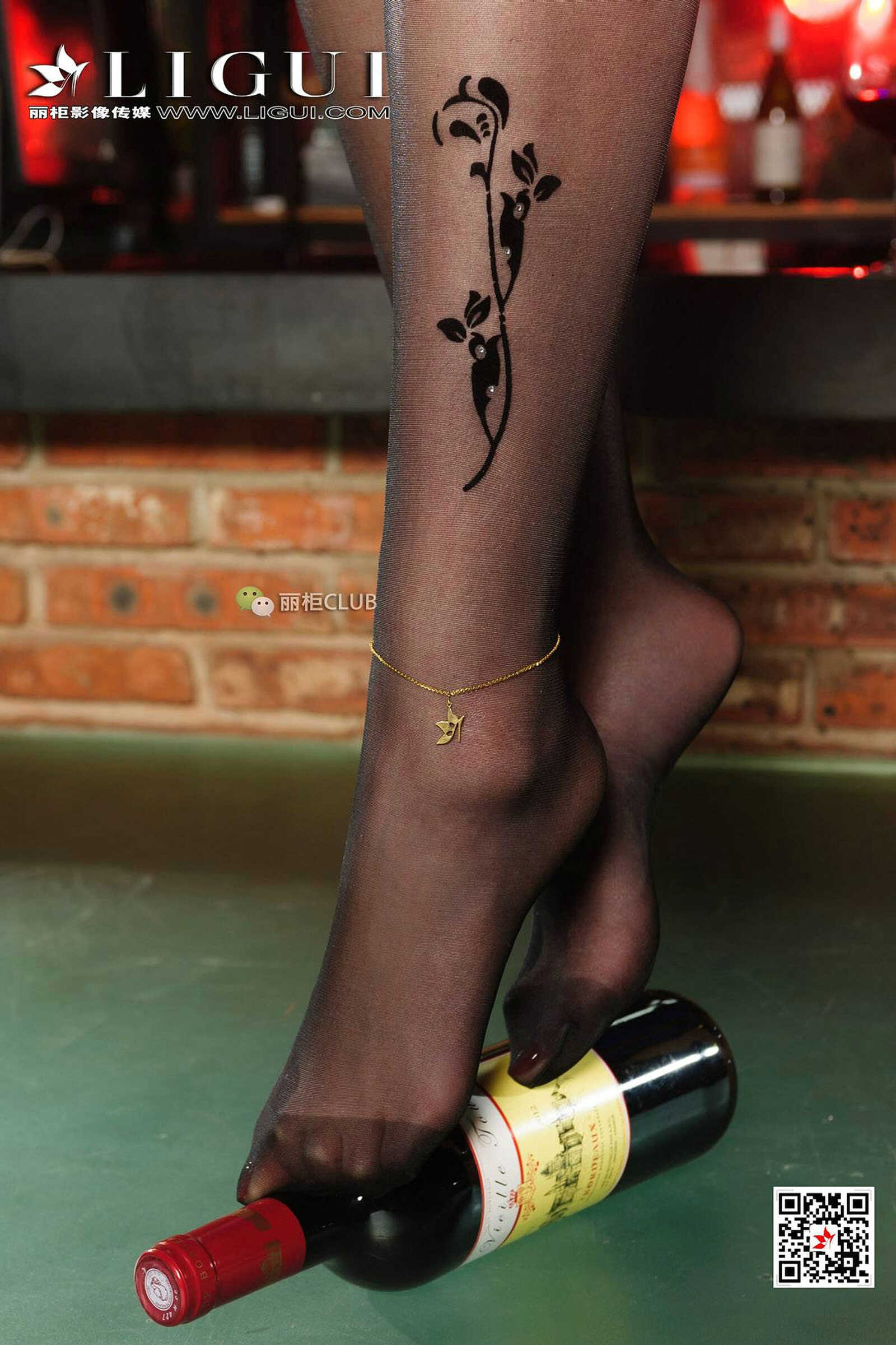 腿模小戈《夜店黑丝女郎》 [丽柜Ligui] 写真集第6张