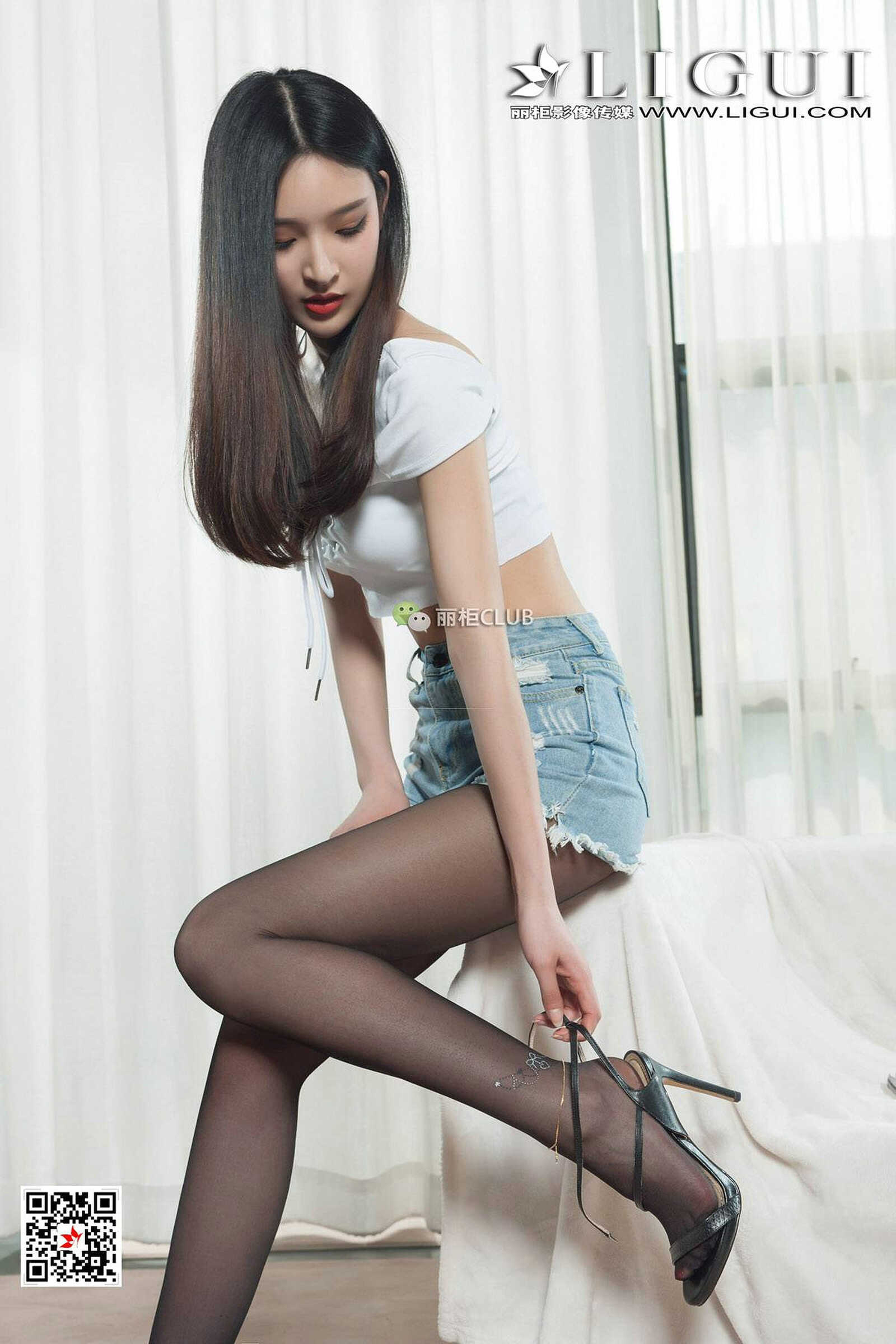 腿模雪糕《牛仔热裤+黑丝美腿》 [丽柜Ligui] 写真第15张