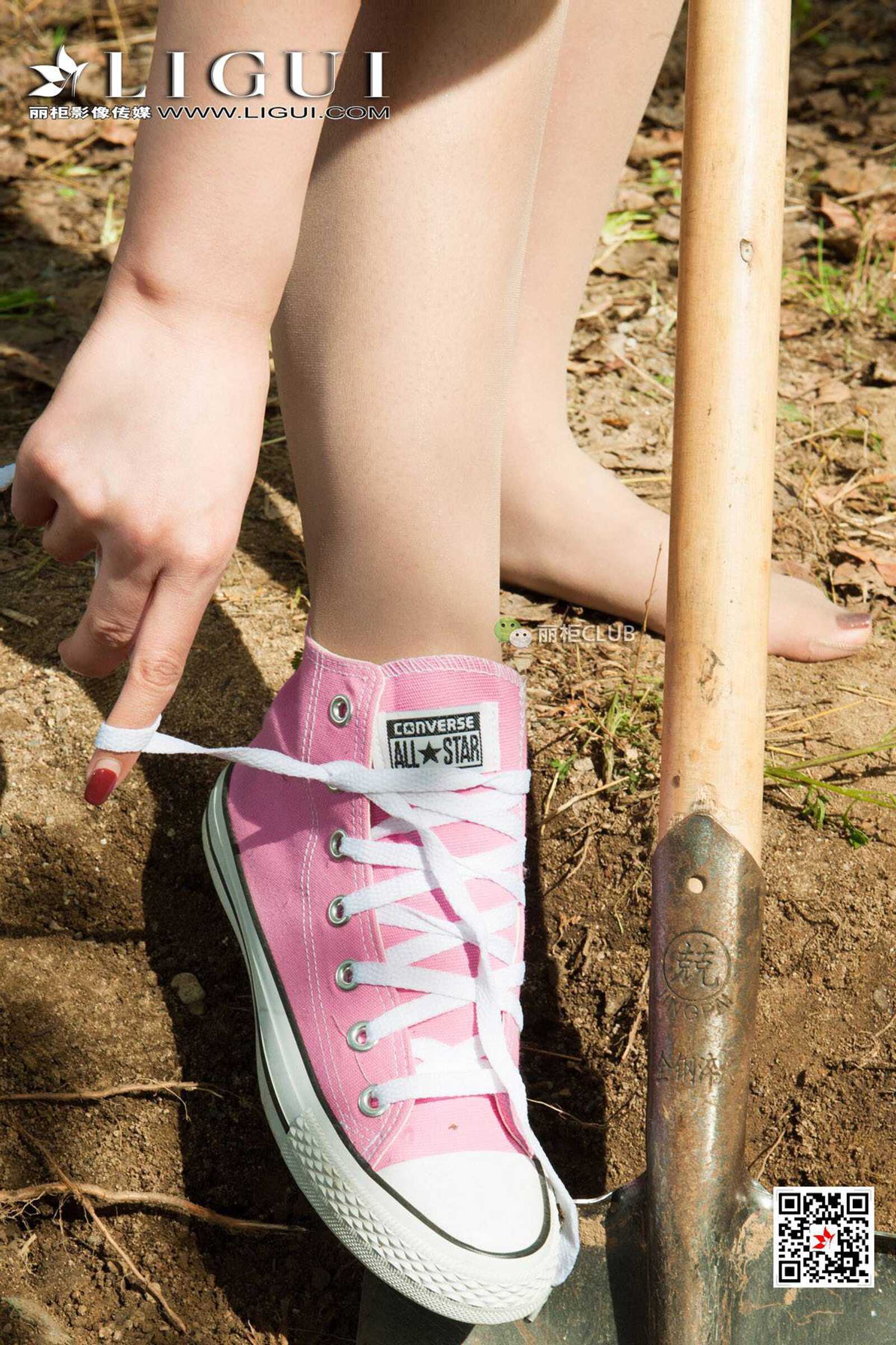 腿模雪糕&amp;amp;筱筱《户外丝足》 [丽柜LIGUI] 美腿丝第16张