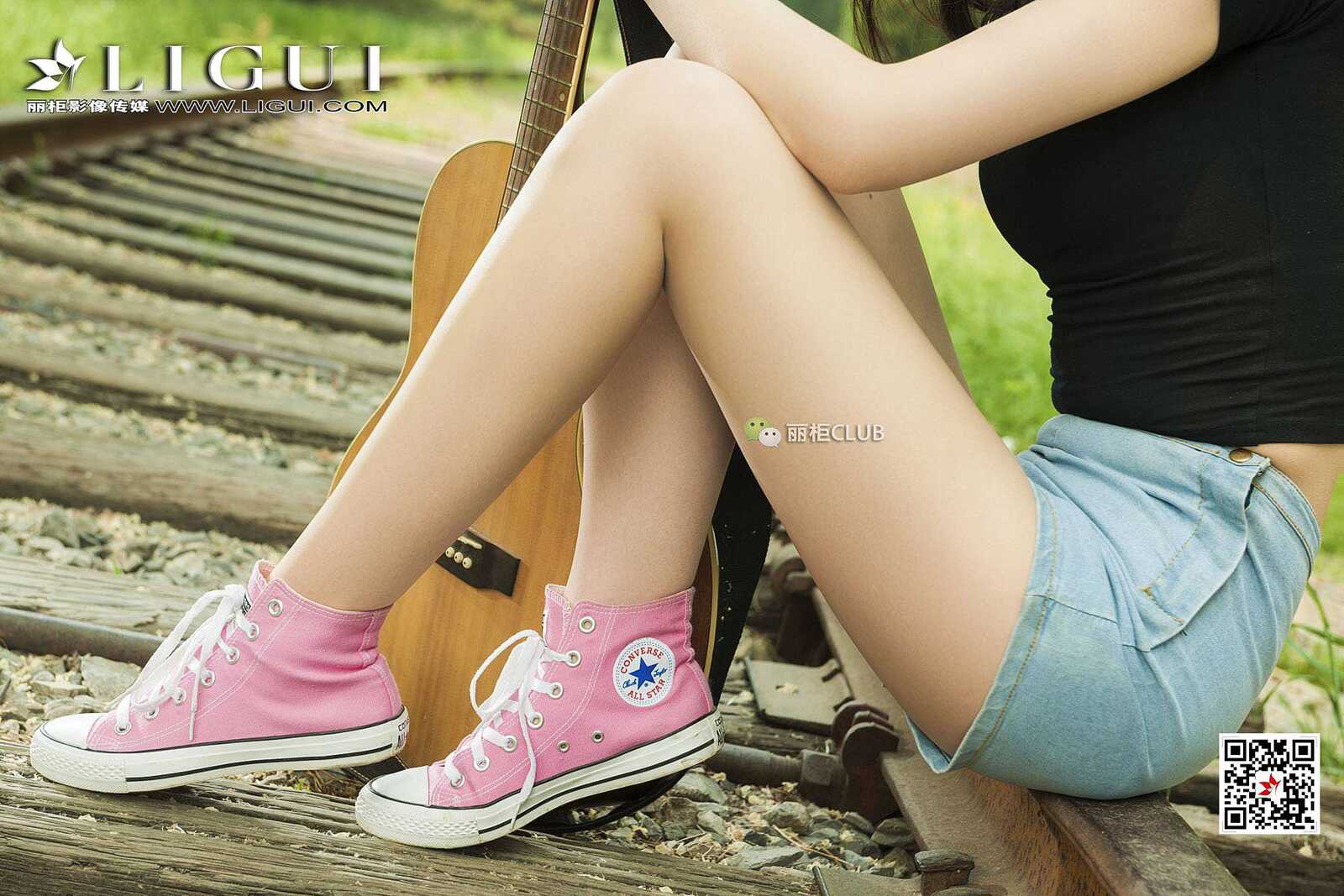 腿模小戈《文艺丝足少女》 [丽柜LIGUI] 美腿丝足第5张