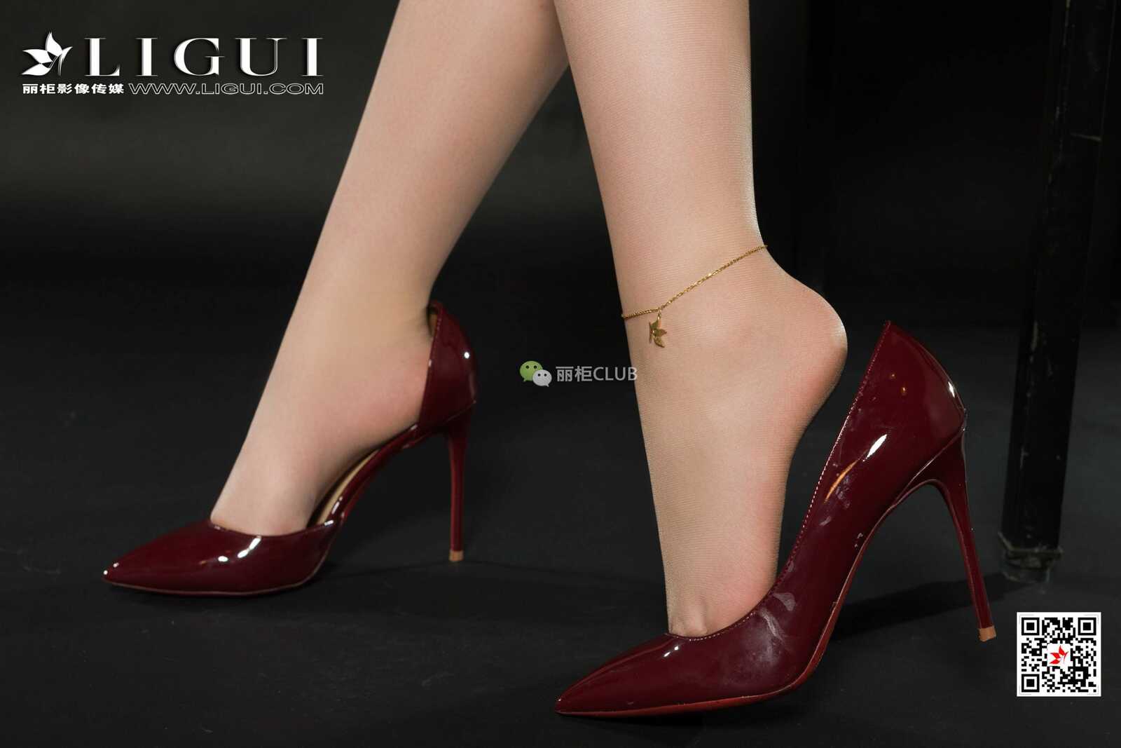 腿模果儿《丝足小秘书》 [丽柜LIGUI] 美腿丝足 写第8张