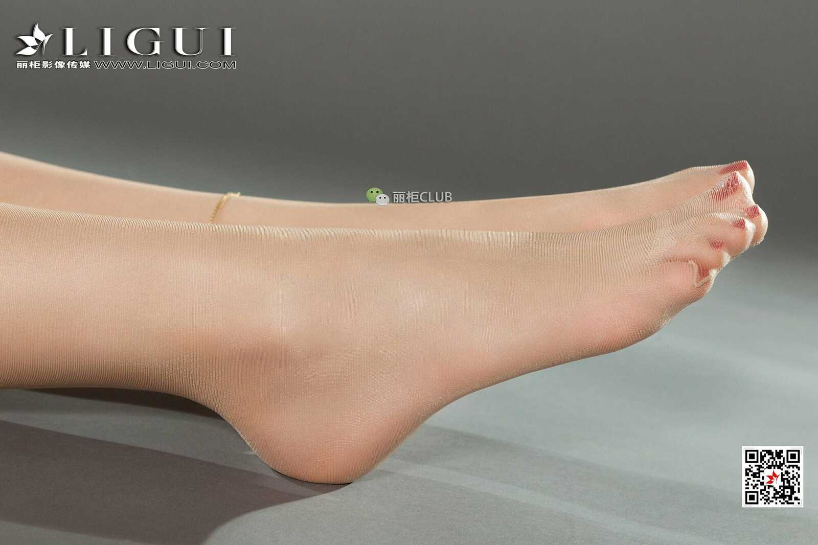 王炜炜《肉丝高跟OL》 [丽柜Ligui] 网络丽人 美腿第4张