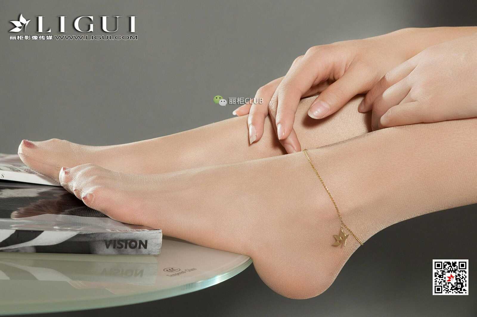 王炜炜《肉丝高跟OL》 [丽柜Ligui] 网络丽人 美腿第3张