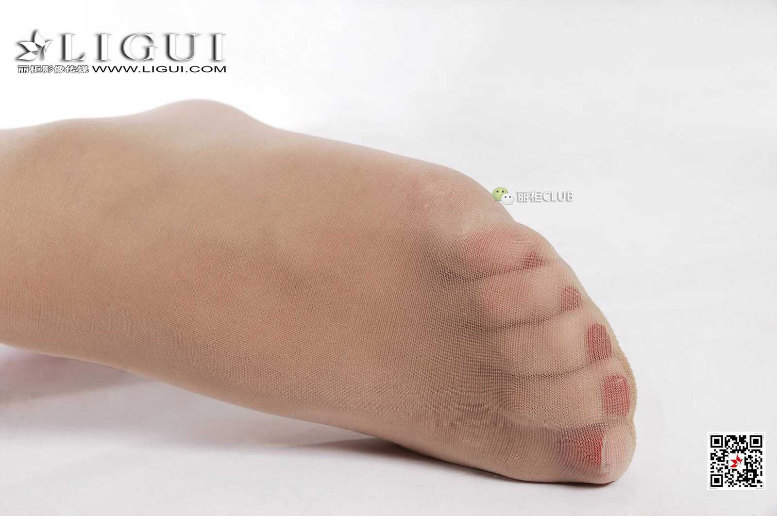 腿模英子《肉丝玉足》 [丽柜Ligui] 经典回顾 美腿第7张