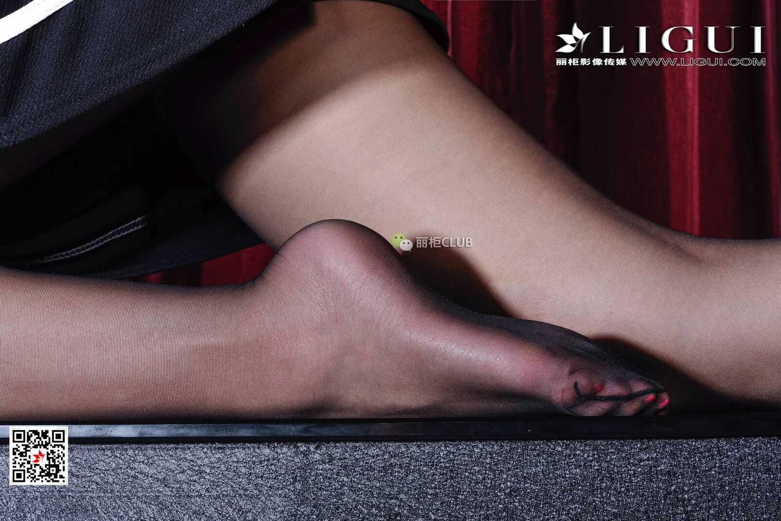 腿模Amily《黑丝美腿丽人》 [丽柜Ligui]  美腿丝足第9张