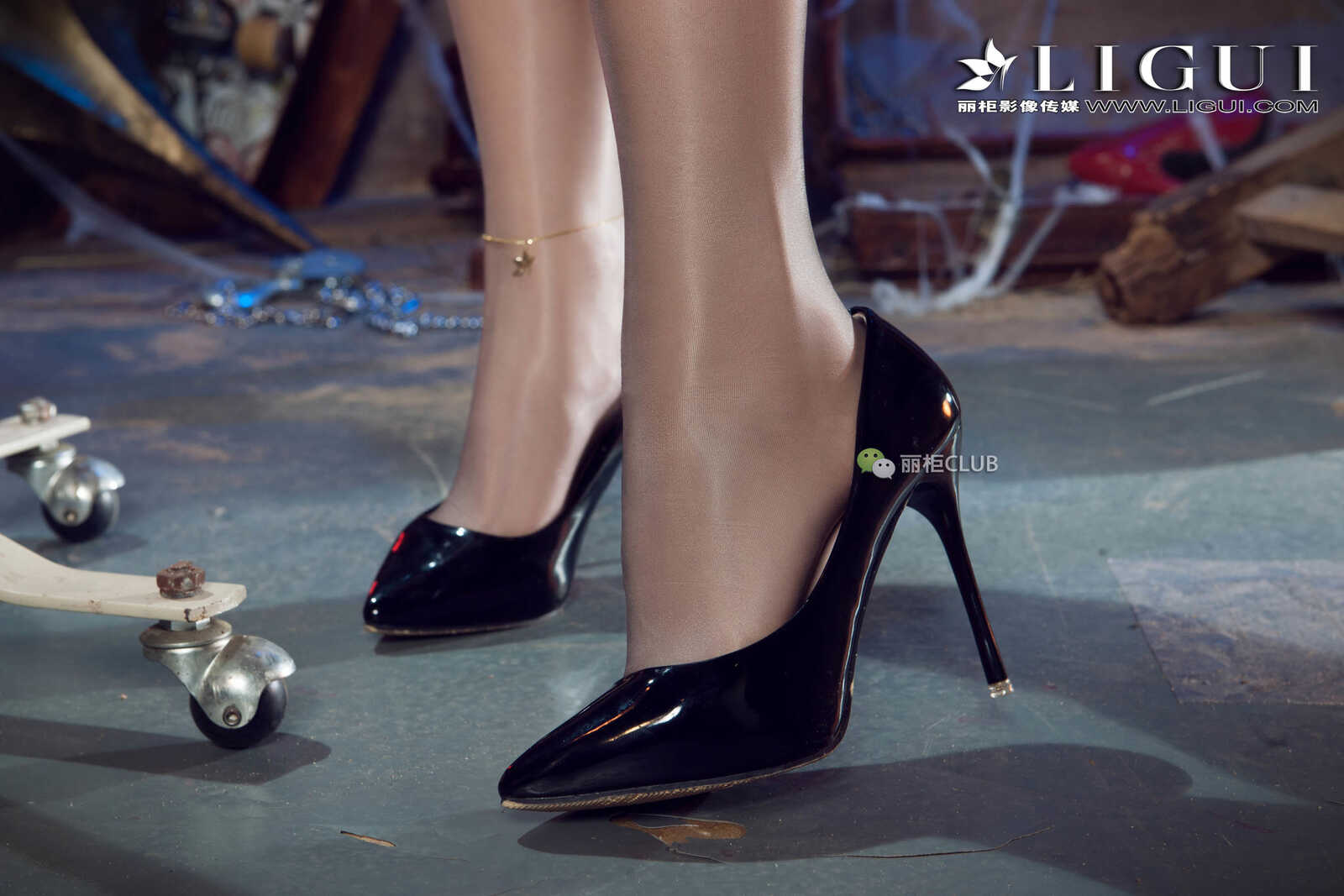 腿模筱筱《护士捆绑》 [丽柜Ligui]  美腿丝足写真第16张