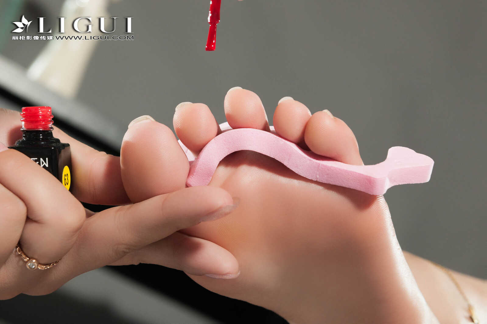 足模雪糕《肉丝玉足》 [丽柜Ligui] 写真集第16张