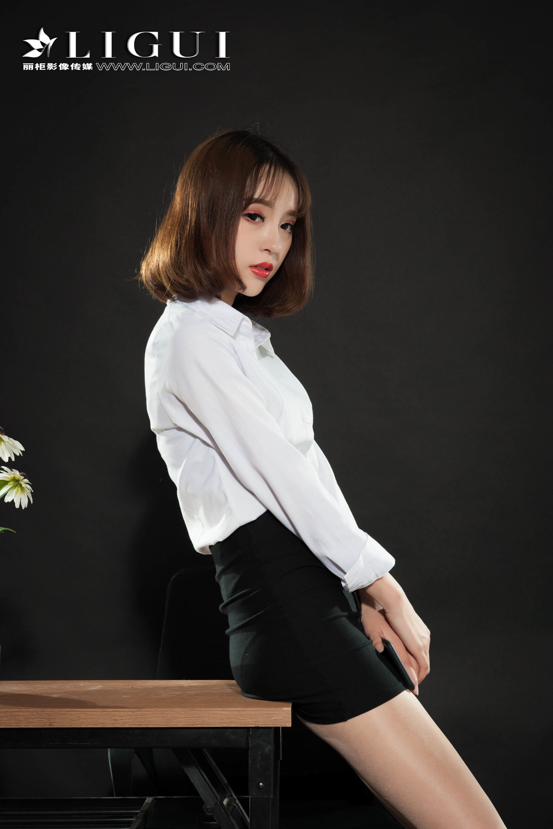 腿模孙千琪《丝足OL》 [丽柜Ligui] 写真集第12张