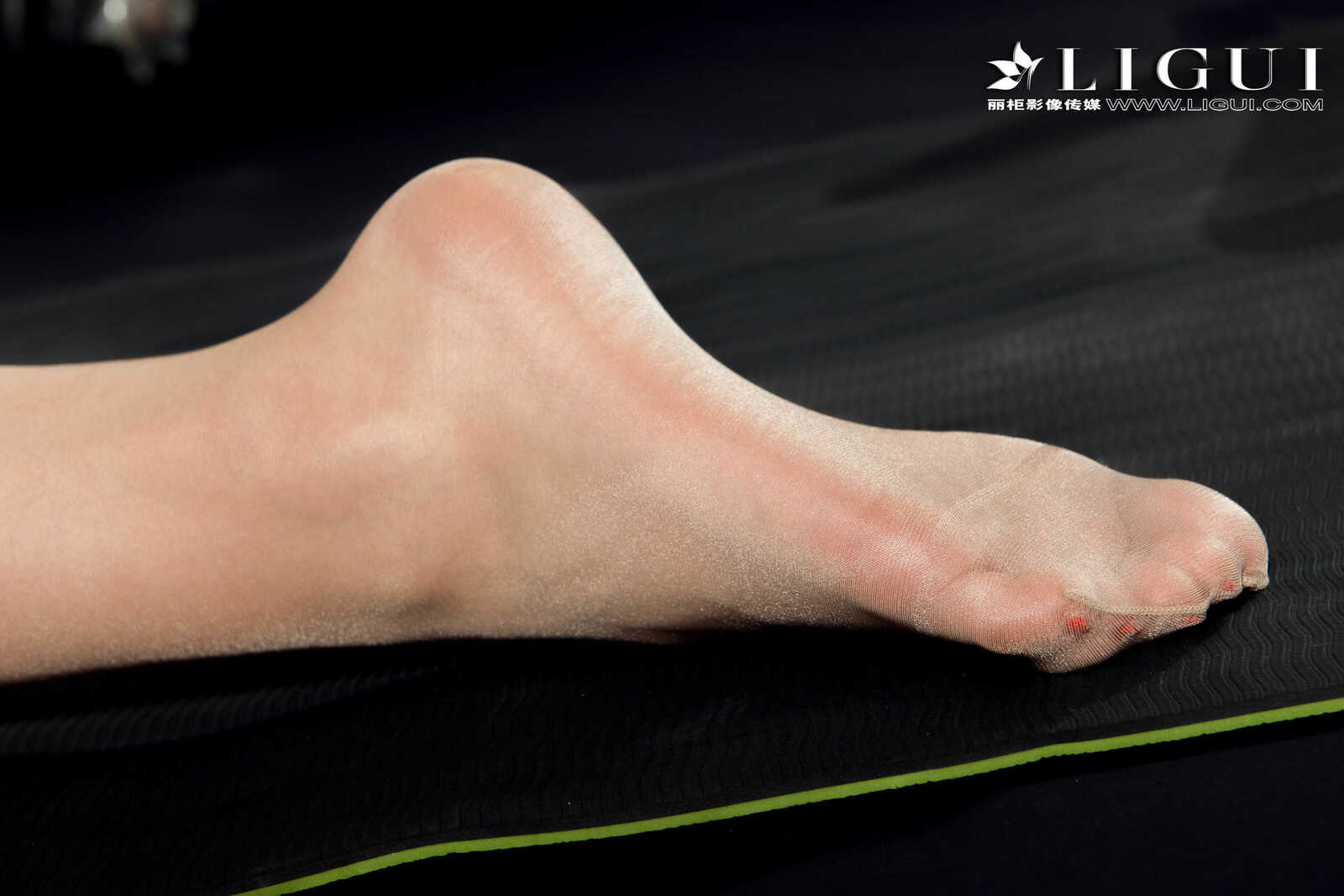 腿模雪糕《运动妹子丝足》 [丽柜Ligui] 写真集第9张