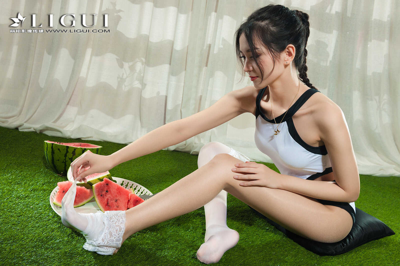 腿模小戈《白丝西瓜少女》 [丽柜Ligui] 网络丽人第9张