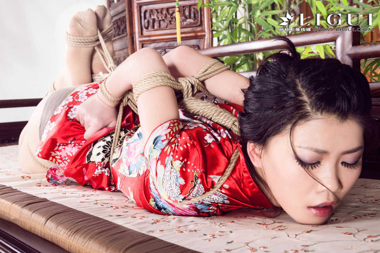 腿模怡萱《旗袍绳艺》 [丽柜Ligui] 经典回顾 写真第2张