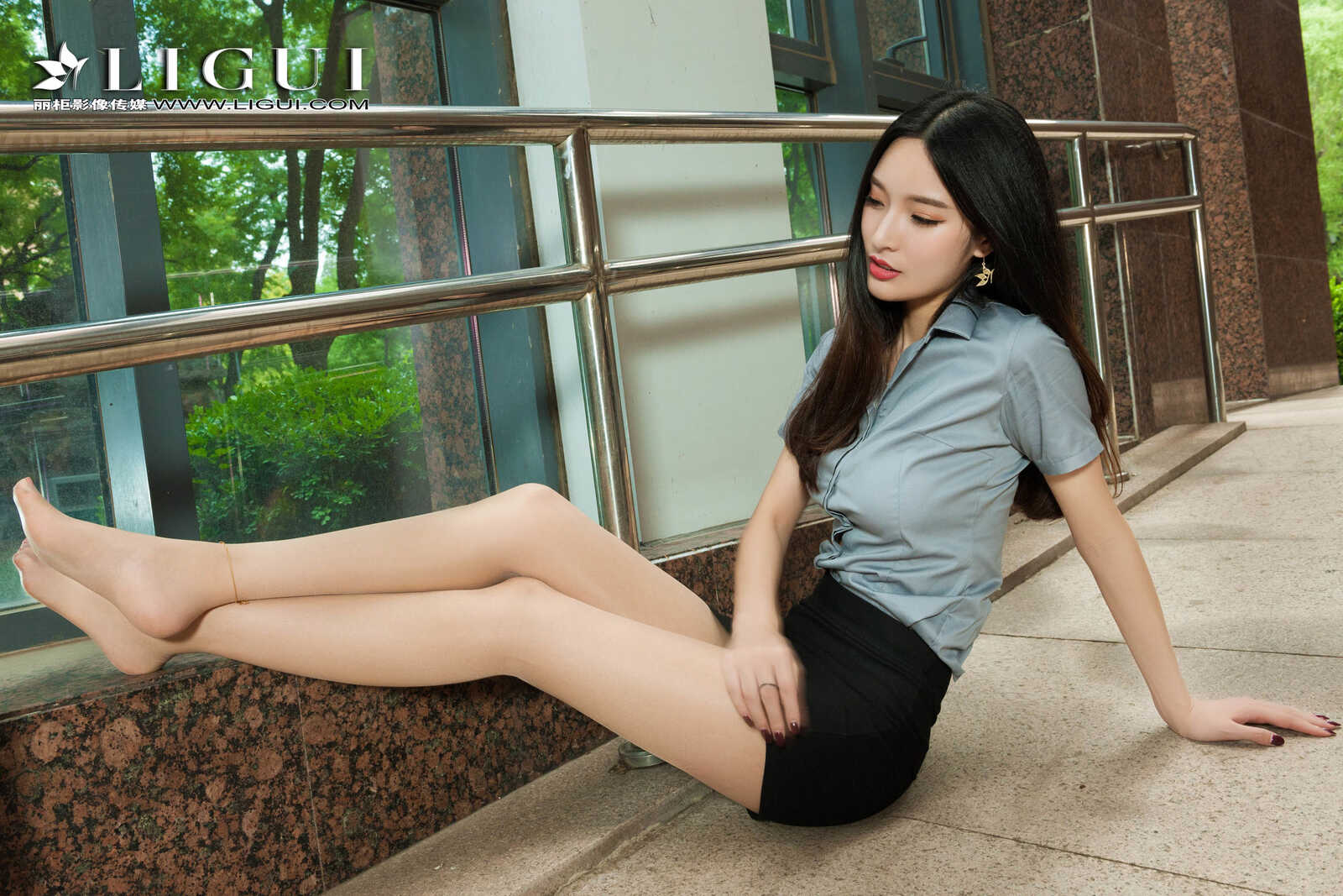 腿模雪糕《街拍丝袜OL》 [丽柜Ligui]第4张