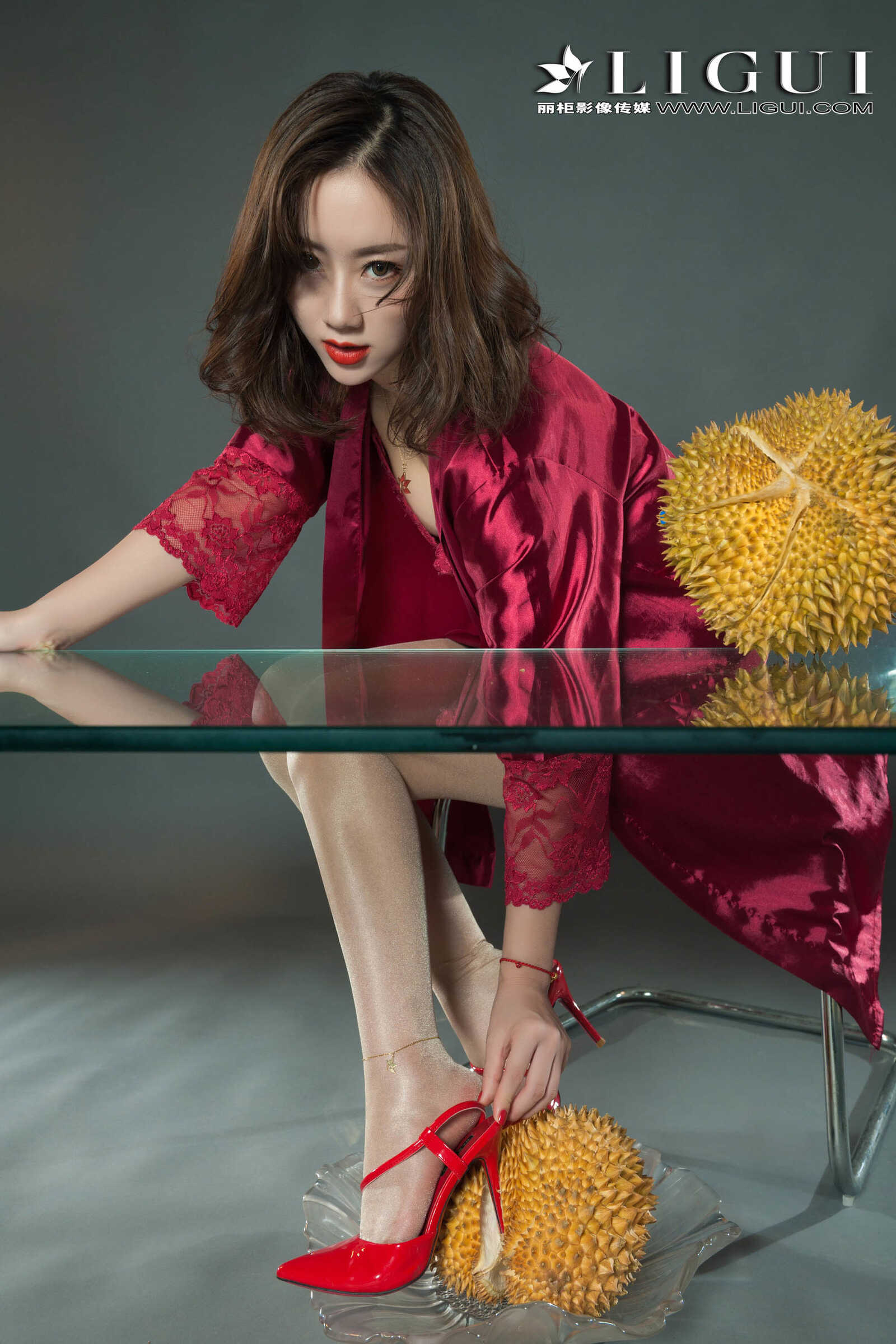 足模然然《榴莲丝袜少妇》 [丽柜Liguil] 写真集第12张