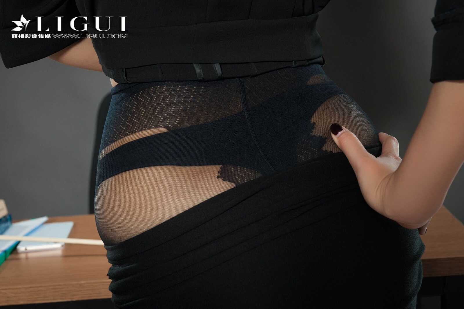 腿模陈宸《黑丝熟女》 [丽柜Liguil] 网络丽人 写真第9张