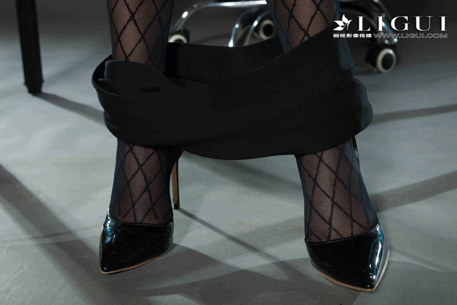 腿模陈宸《黑丝熟女》 [丽柜Liguil] 网络丽人 写真第15张