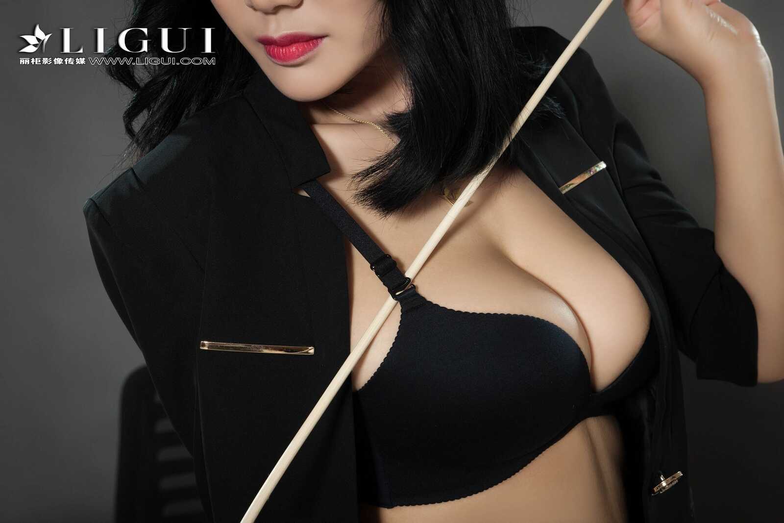 腿模陈宸《黑丝熟女》 [丽柜Liguil] 网络丽人 写真第14张
