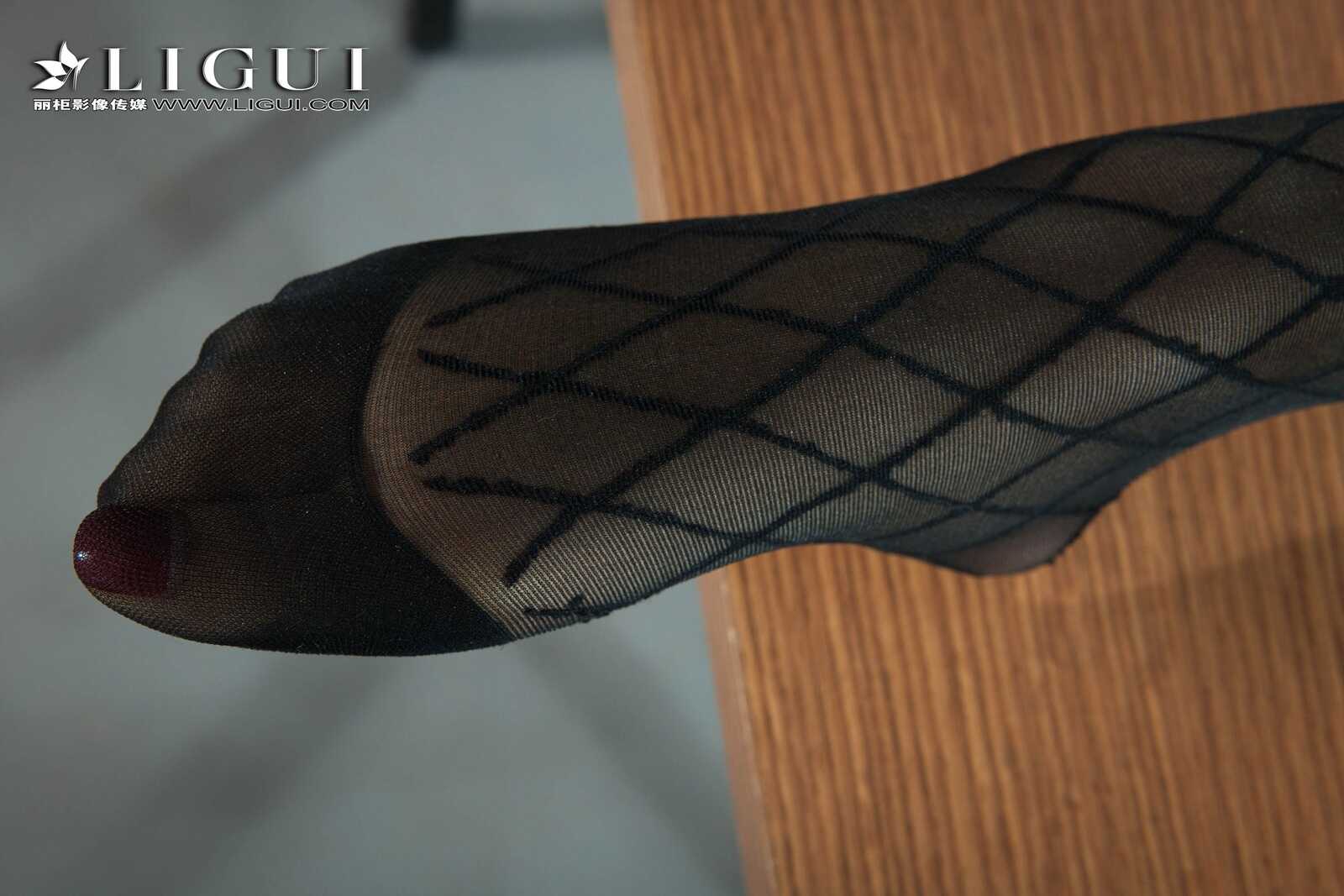 腿模陈宸《黑丝熟女》 [丽柜Liguil] 网络丽人 写真第14张