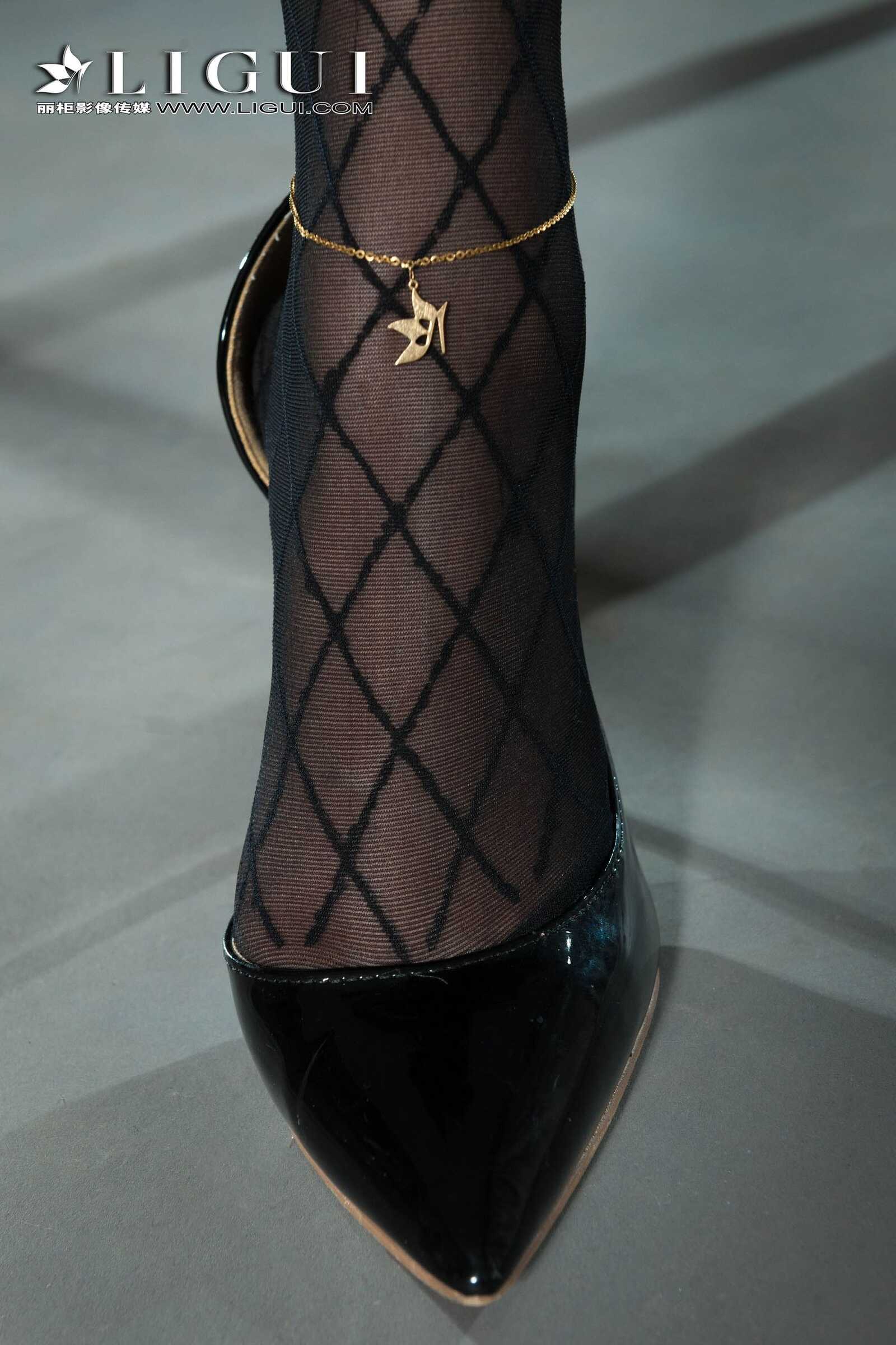 腿模陈宸《黑丝熟女》 [丽柜Liguil] 网络丽人 写真第5张