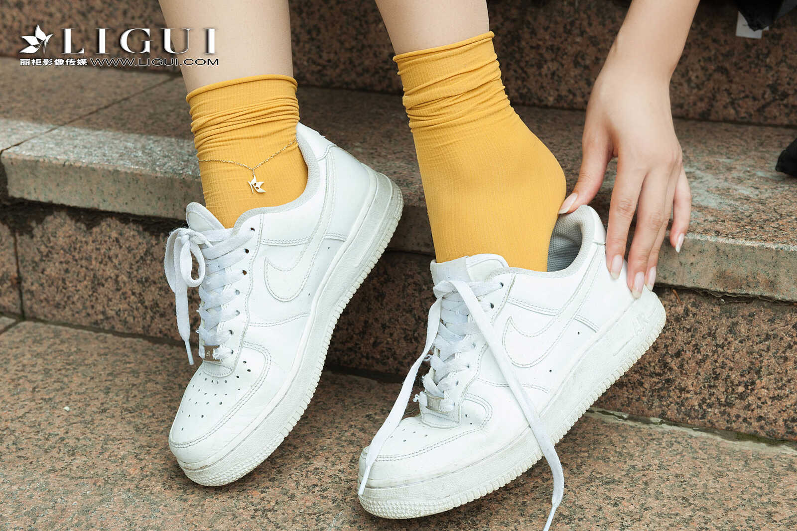 筱筱《街拍时尚少女》 [丽柜Ligui] 写真集第11张