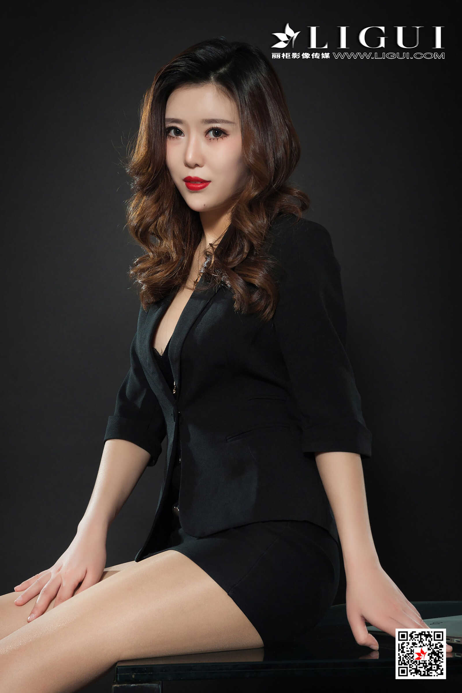 腿模阿宁《御姐OL》 [丽柜Ligui] 网络丽人 写真集第12张