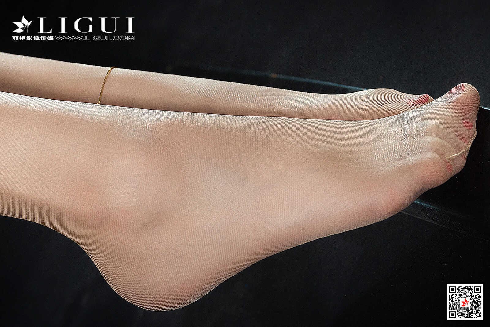 腿模阿宁《御姐OL》 [丽柜Ligui] 网络丽人 写真集第9张