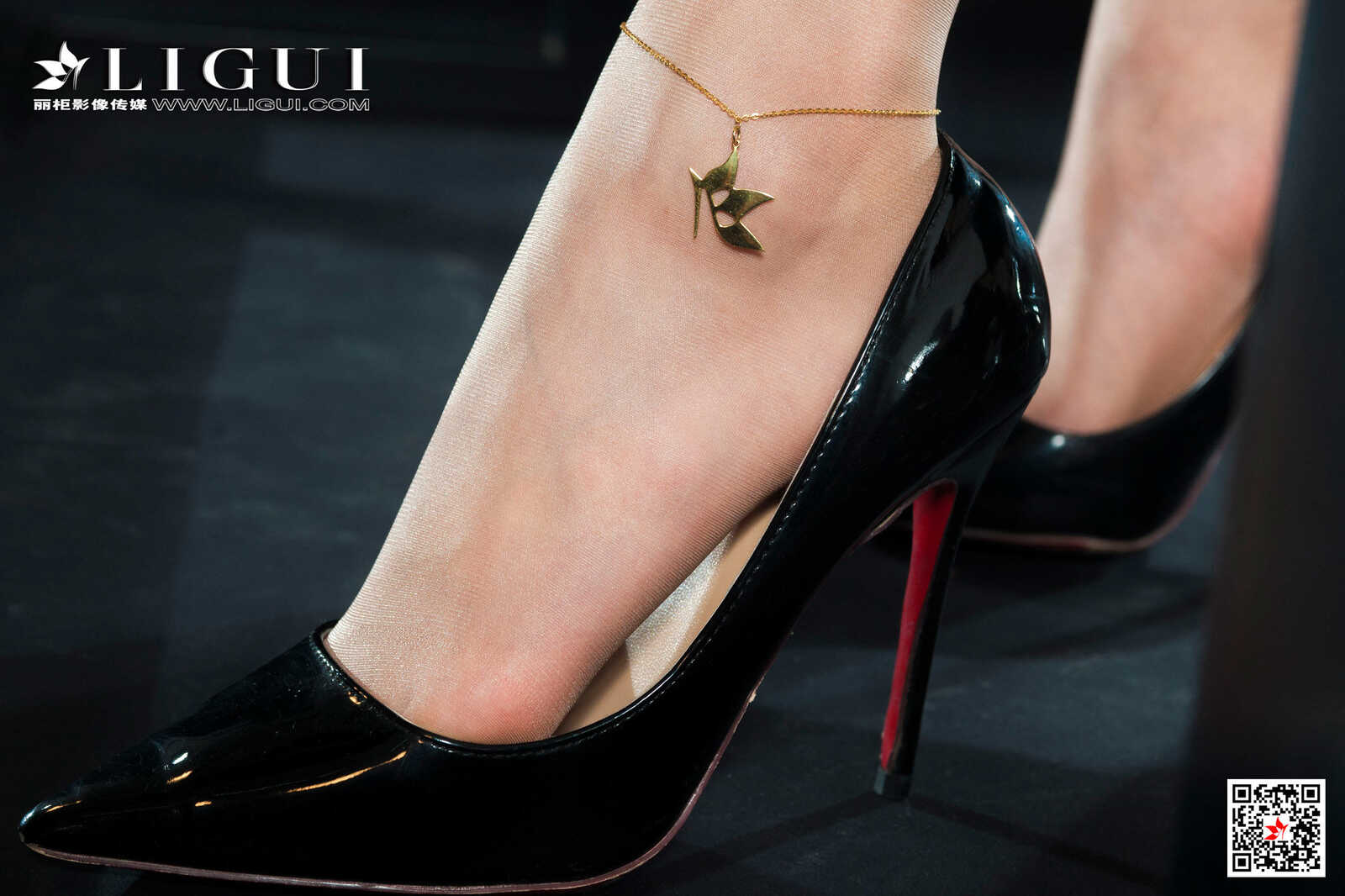 筱筱&amp;amp;王欣竹《OL丝足诱惑》 [丽柜Ligui] 写真集第11张