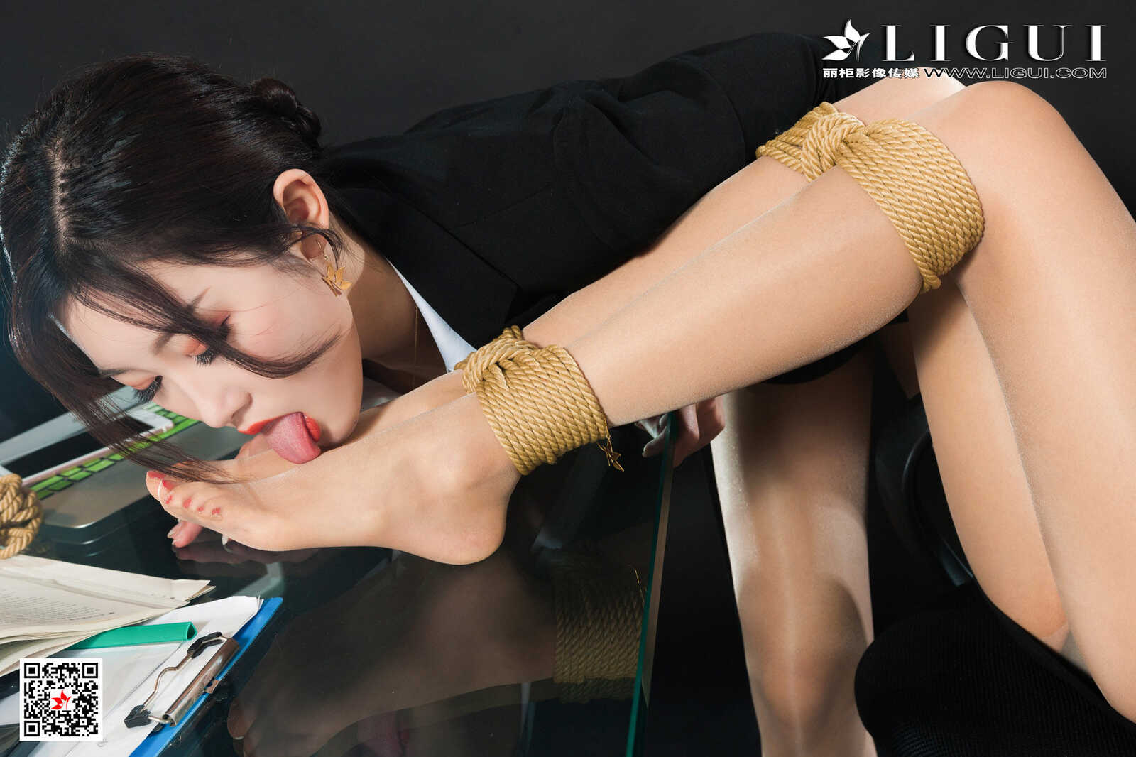 筱筱&amp;amp;王欣竹《OL丝足诱惑》 [丽柜Ligui] 写真集第1张