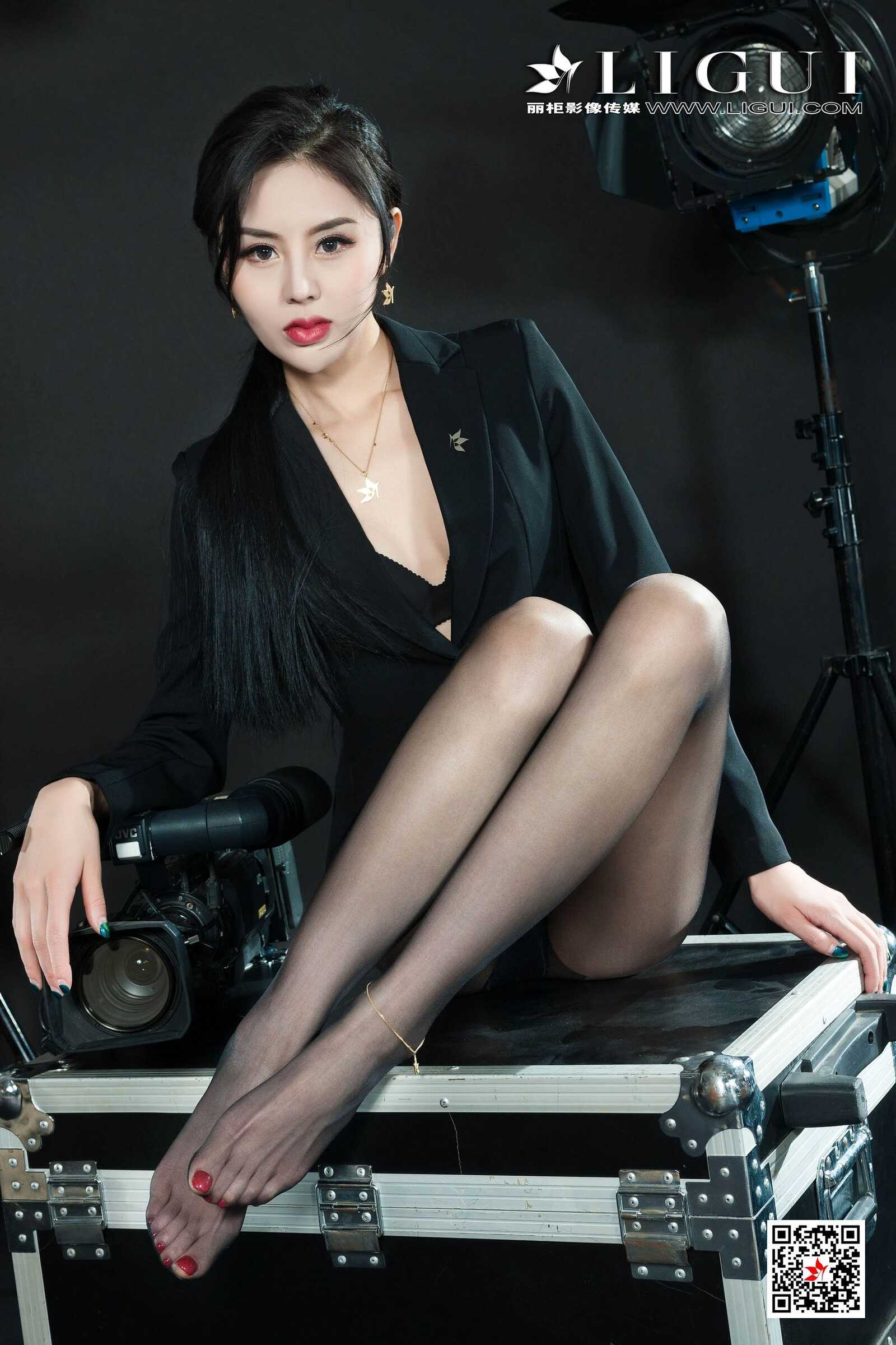 腿模凉儿《黑丝OL》 [丽柜Ligui] 网络丽人 写真集第14张