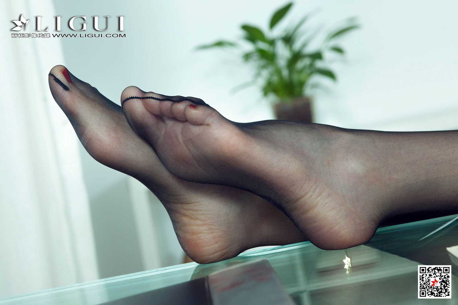 腿模兔子《极品黑丝OL御姐》 [丽柜Ligui] 网络丽人第2张