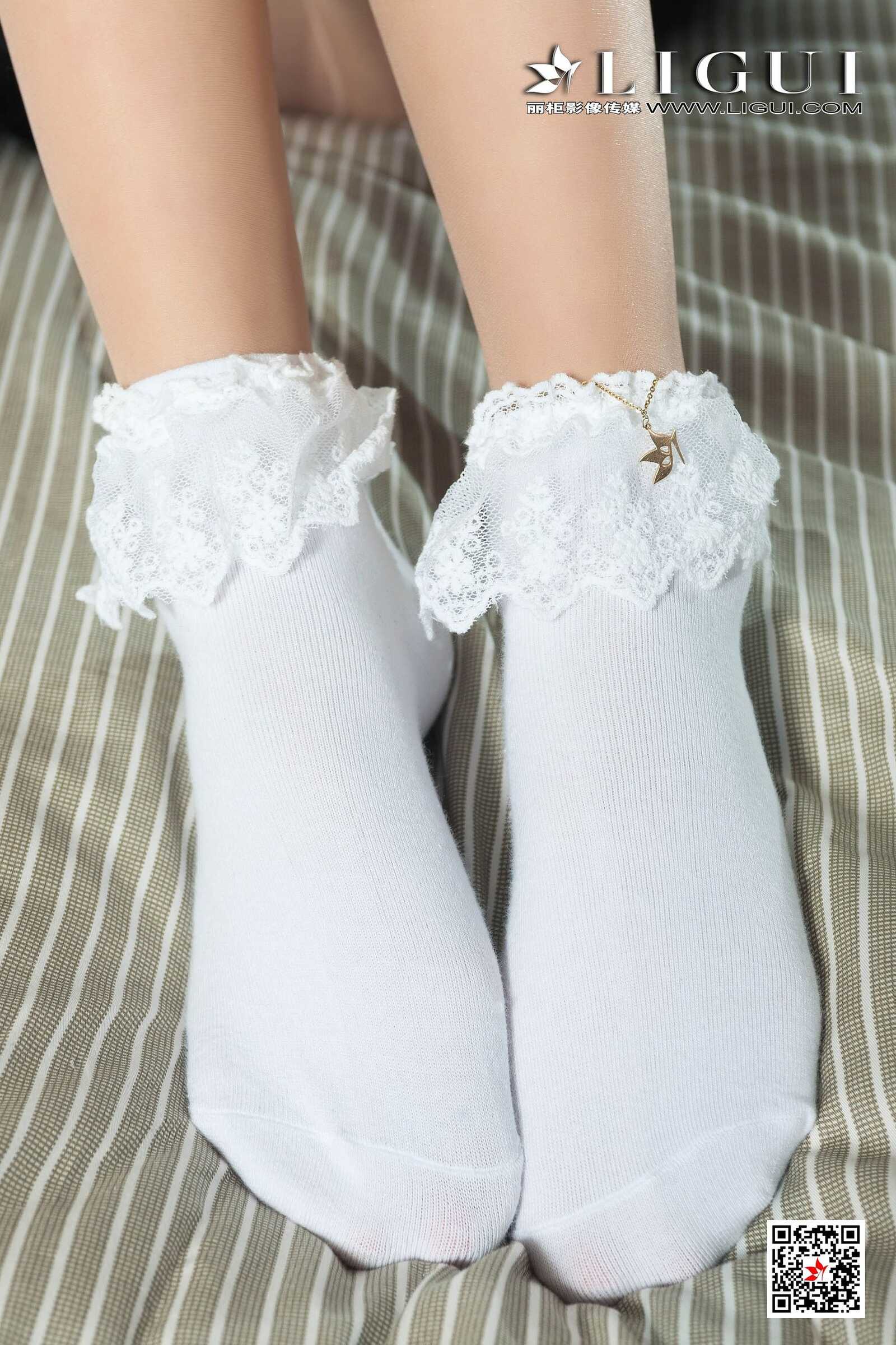 鱼妹《短筒袜玉足》[丽柜Ligui] 网络丽人 写真集第13张