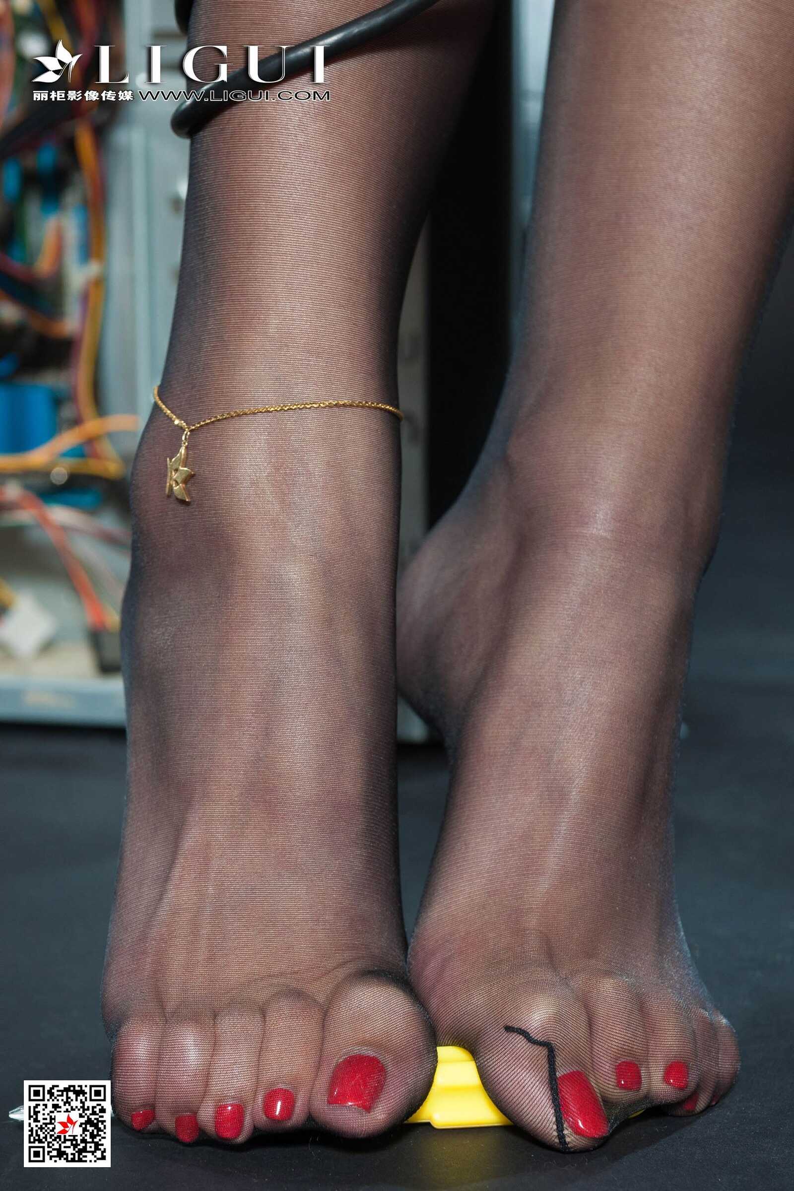 筱筱《牛仔黑丝修理工》 [丽柜Ligui] 网络丽人 写第11张