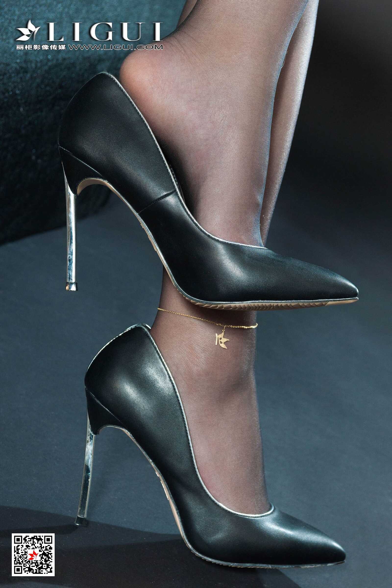 腿模Lala《黑丝玉足OL》 [丽柜Ligui]写真集第16张