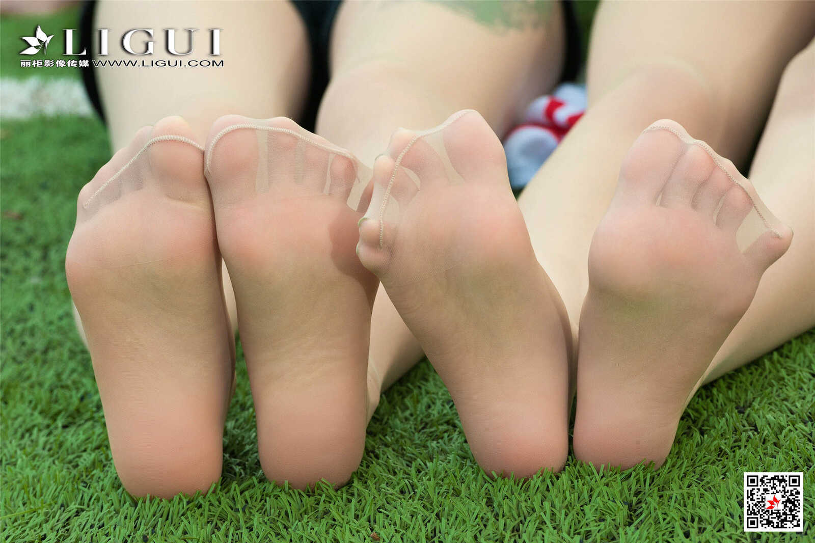 兔子&amp;amp;凉儿&amp;amp;甜甜&amp;amp;允娜《足球丝足》 [丽柜第4张