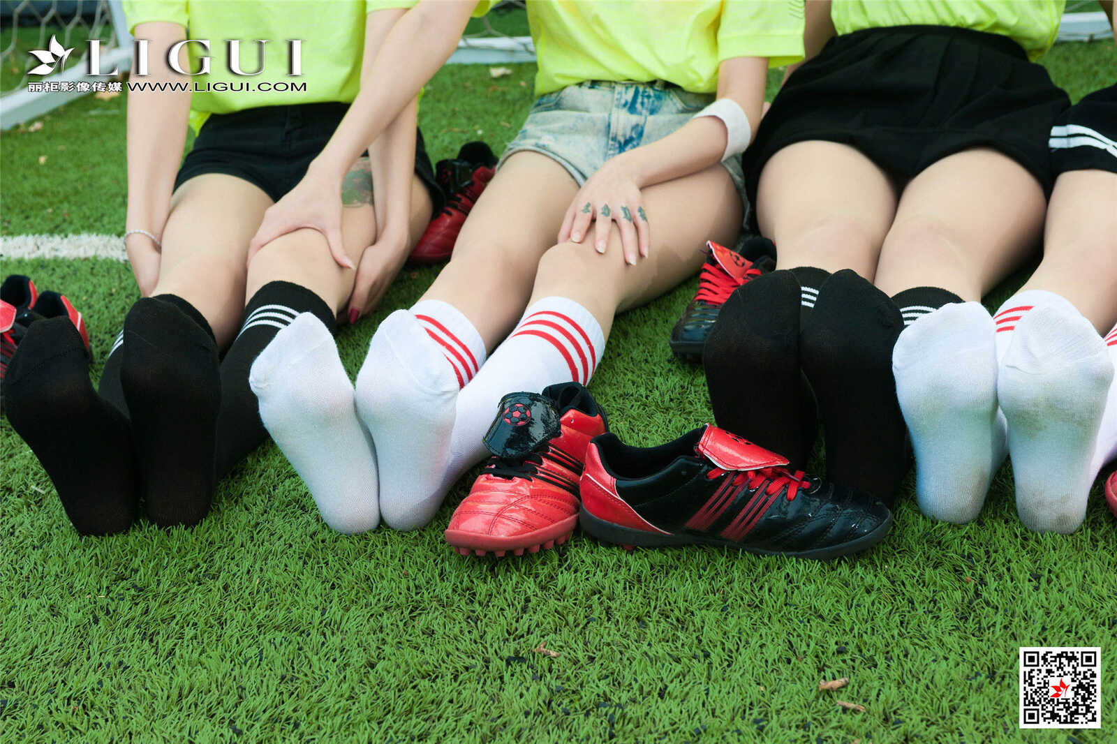 兔子&amp;amp;凉儿&amp;amp;甜甜&amp;amp;允娜《足球丝足》 [丽柜第3张