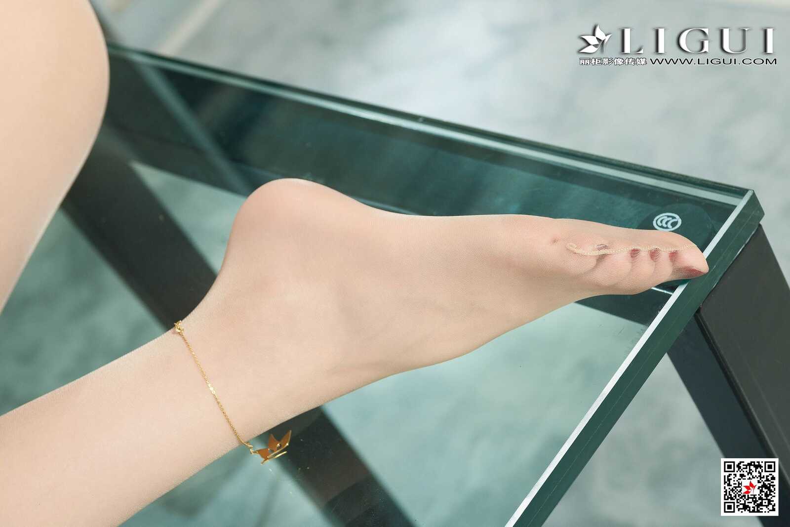 甜甜&amp;amp;凉儿《绝色美食丝袜诱惑》 [丽柜Ligui]第8张