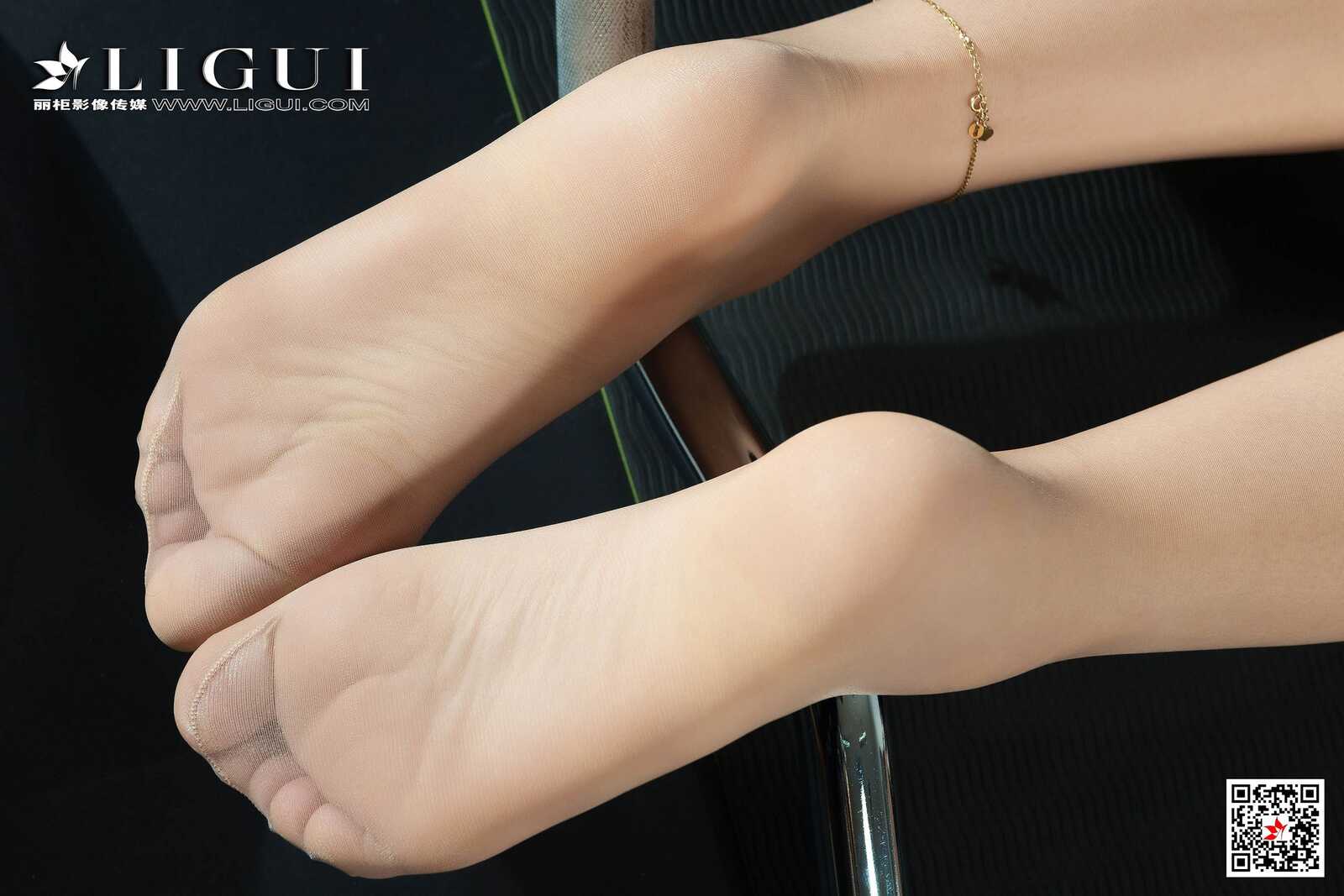 腿模Xilly《健身丝足》 [丽柜Ligui] 写真集第4张