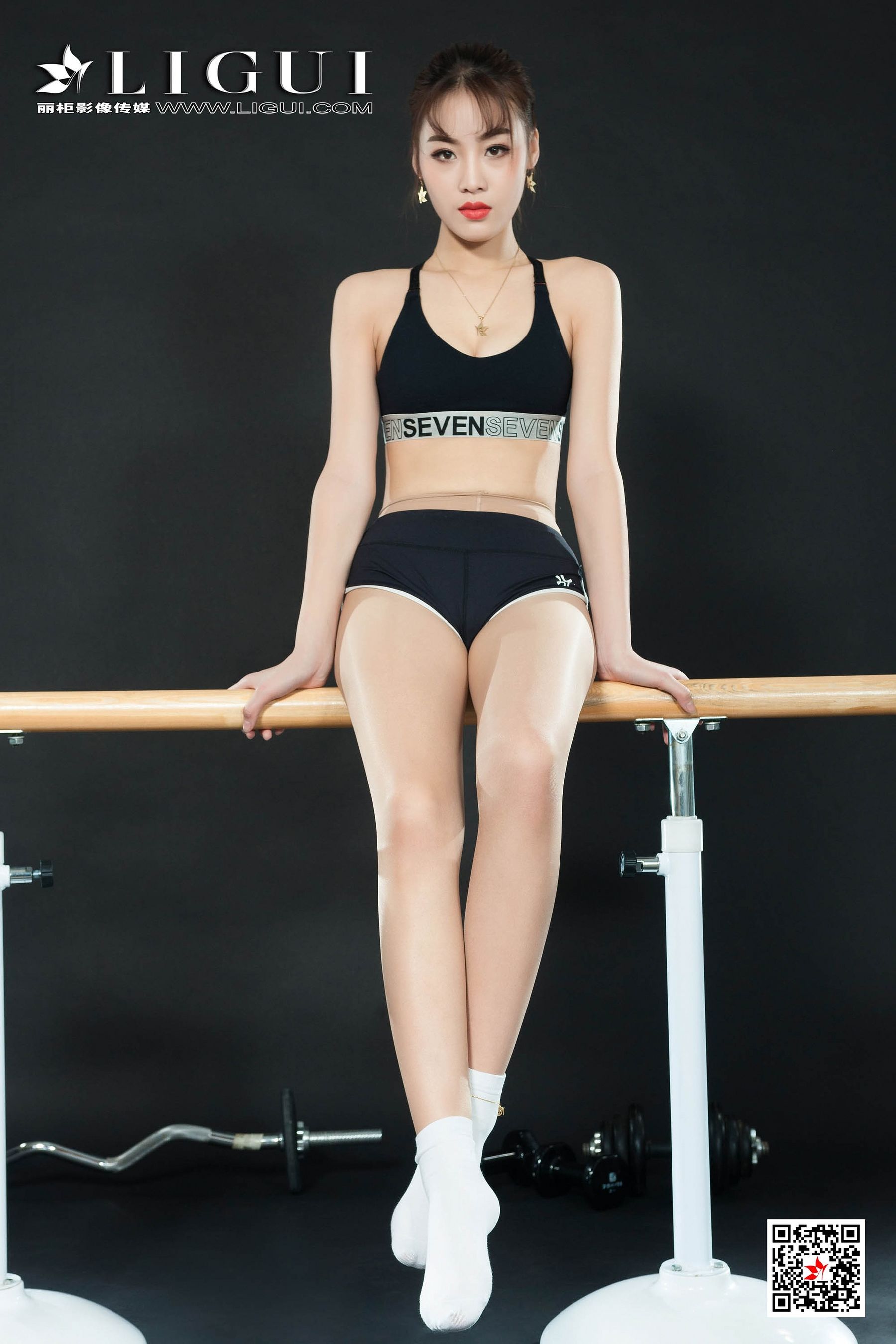 腿模Xilly《健身丝足》 [丽柜Ligui] 写真集第11张