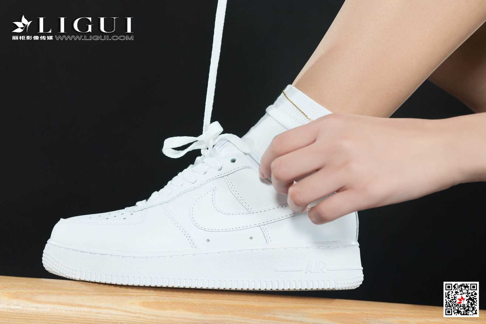 腿模Xilly《健身丝足》 [丽柜Ligui] 写真集第6张