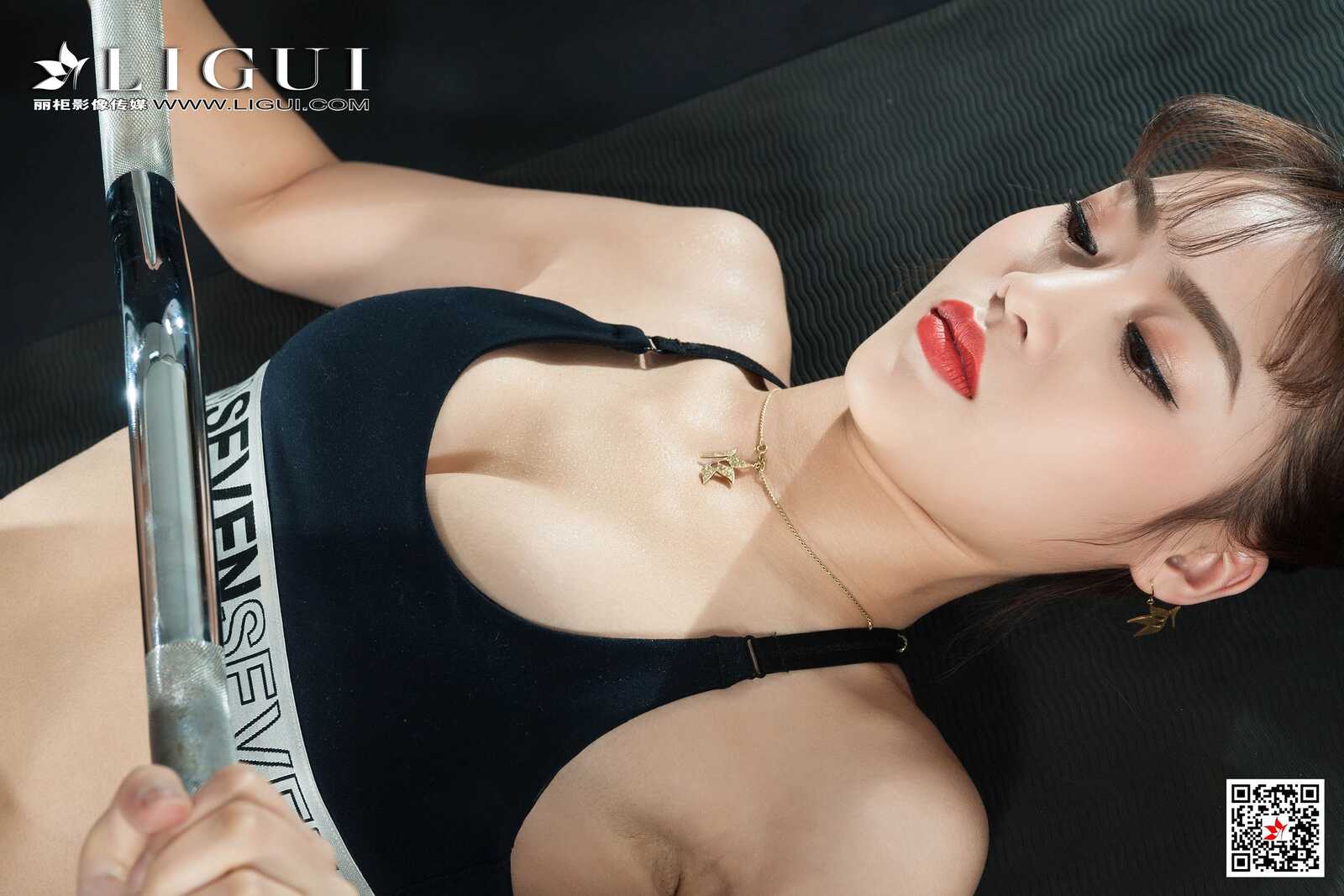 腿模Xilly《健身丝足》 [丽柜Ligui] 写真集第3张