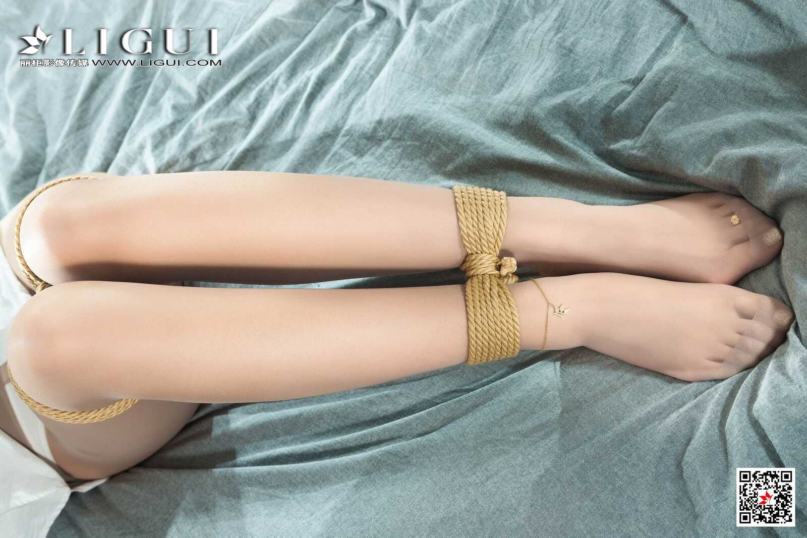 钟情《白衬衫丝足绳艺》 [丽柜美束Ligui] 写真集第15张