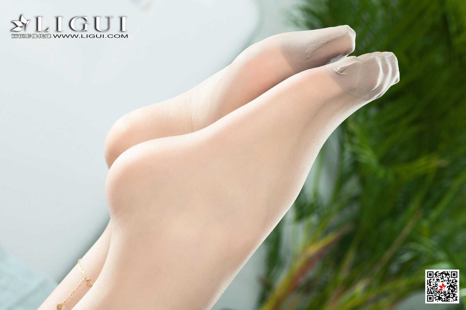 钟情《白衬衫丝足绳艺》 [丽柜美束Ligui] 写真集第5张