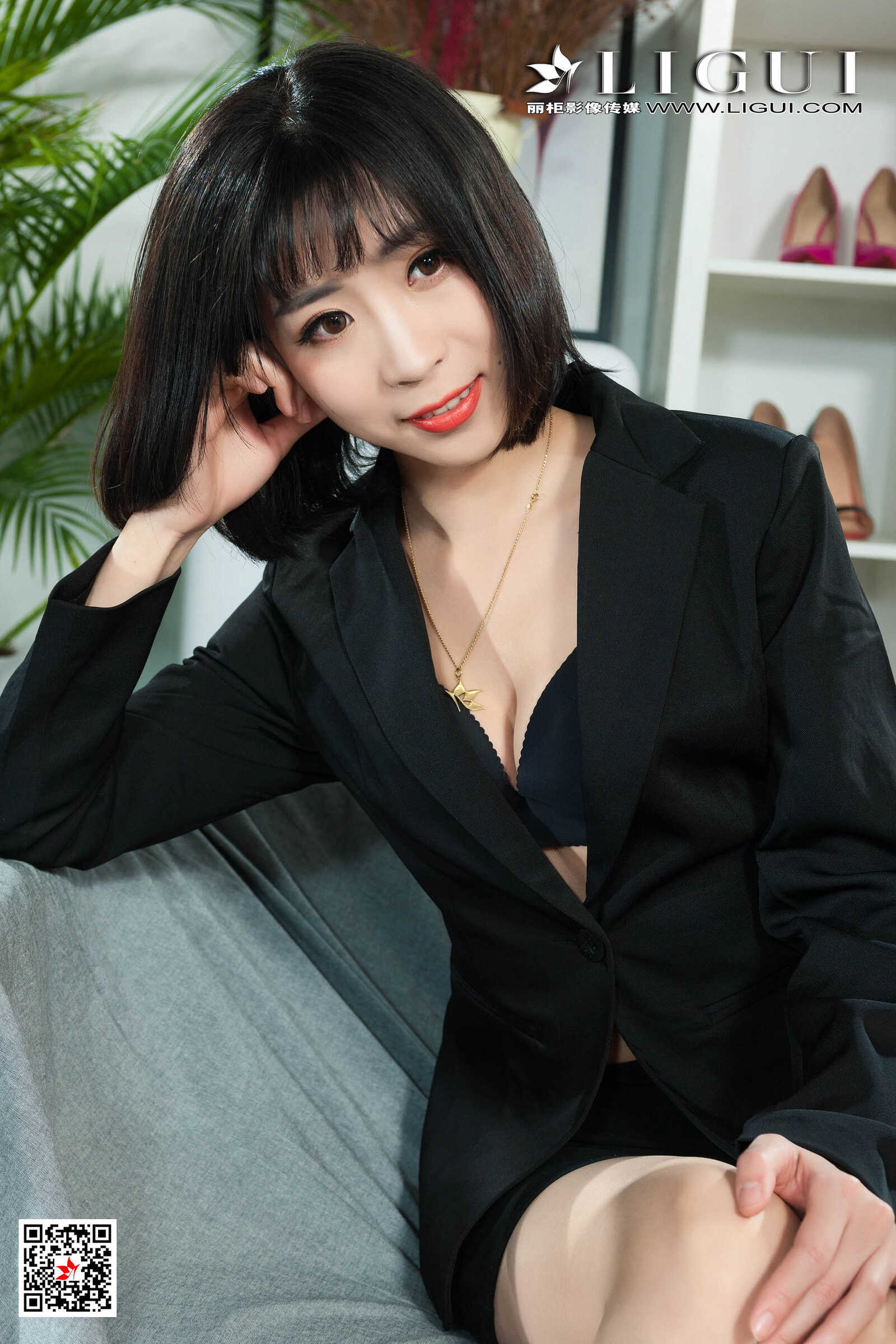 阿笙《西装OL女郎丝足》 [丽柜Ligui] 写真集第15张