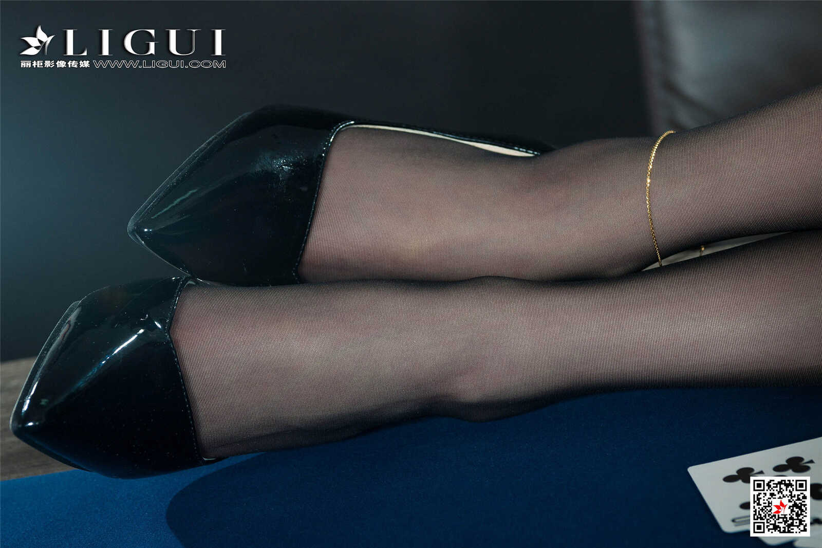 模特兔子《黑丝棋牌官》 [丽柜Ligui] 美腿丝足写第6张