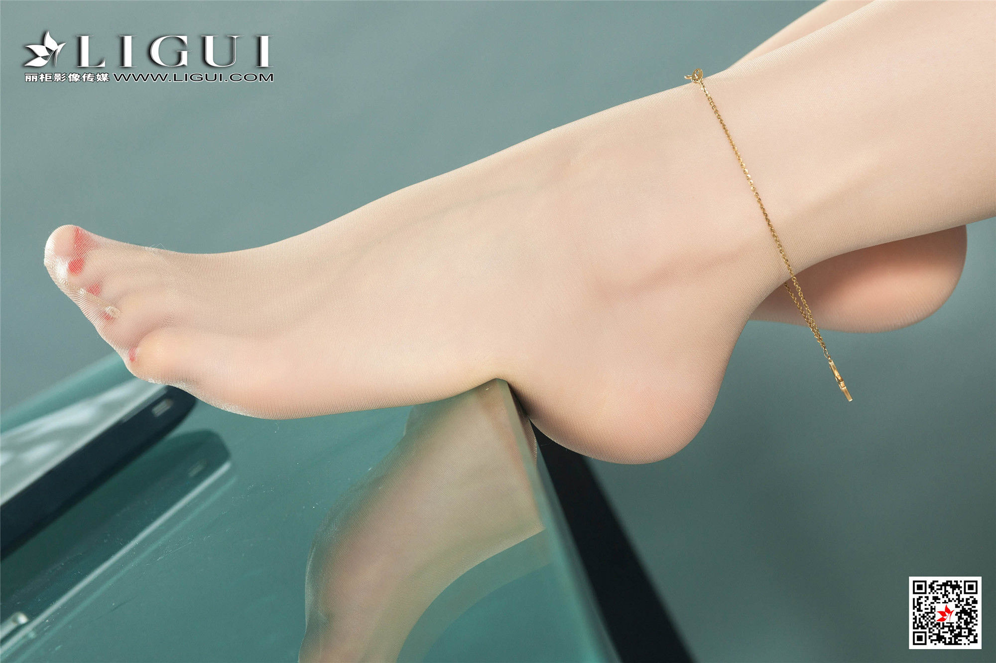 模特小米《肉丝OL女郎》 [丽柜Ligui] 美腿丝足写真第4张