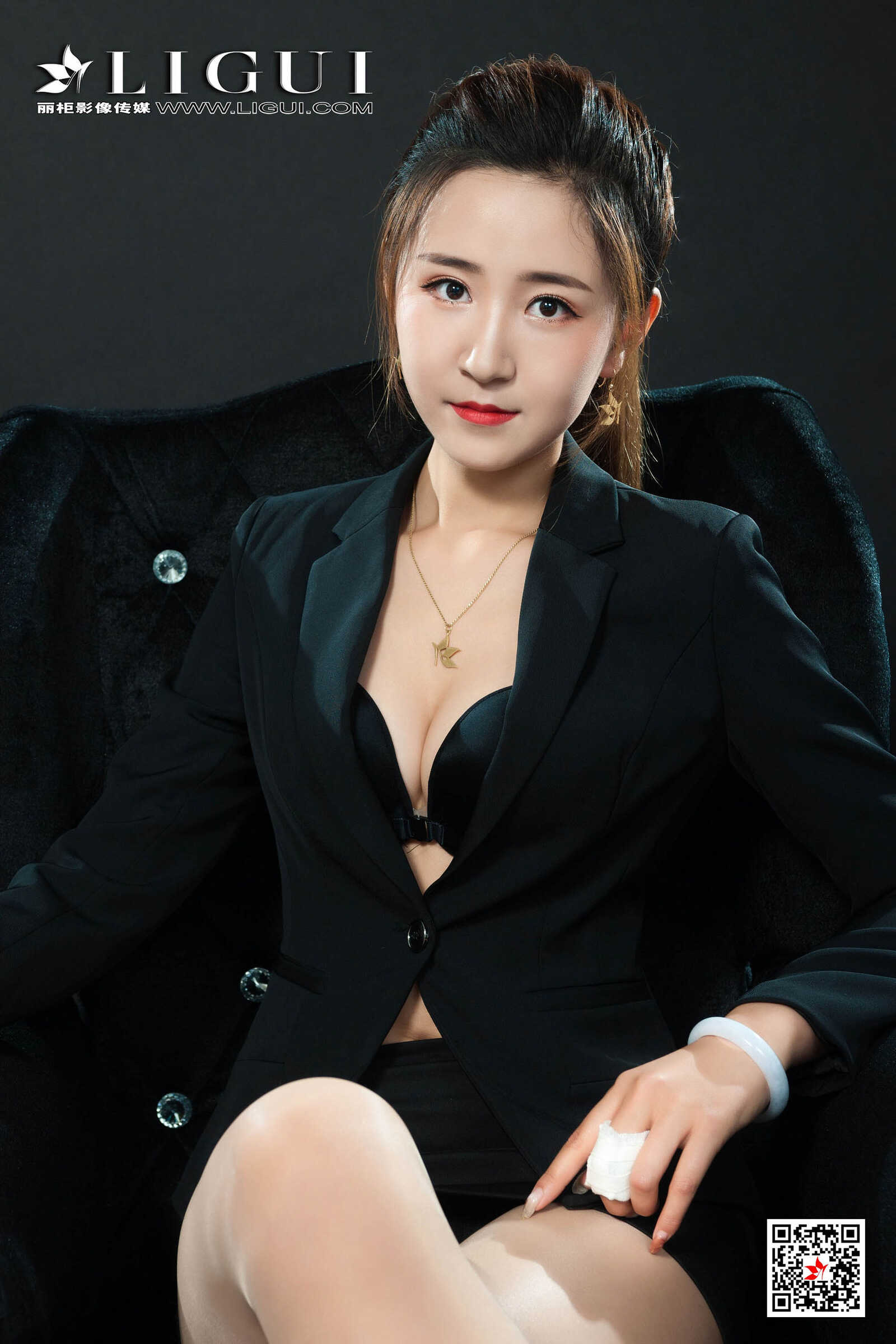 Model 允娜《OL绳艺捆绑》 [丽柜美束LIGUI] 网络丽人第13张